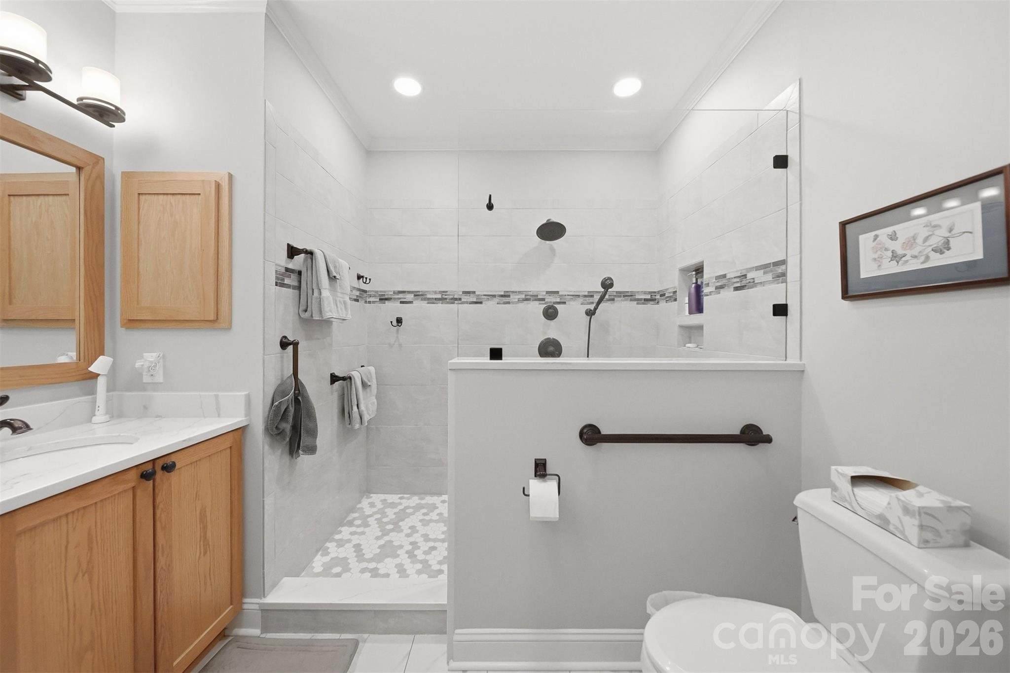 65 King Arthurs Court — Hickory