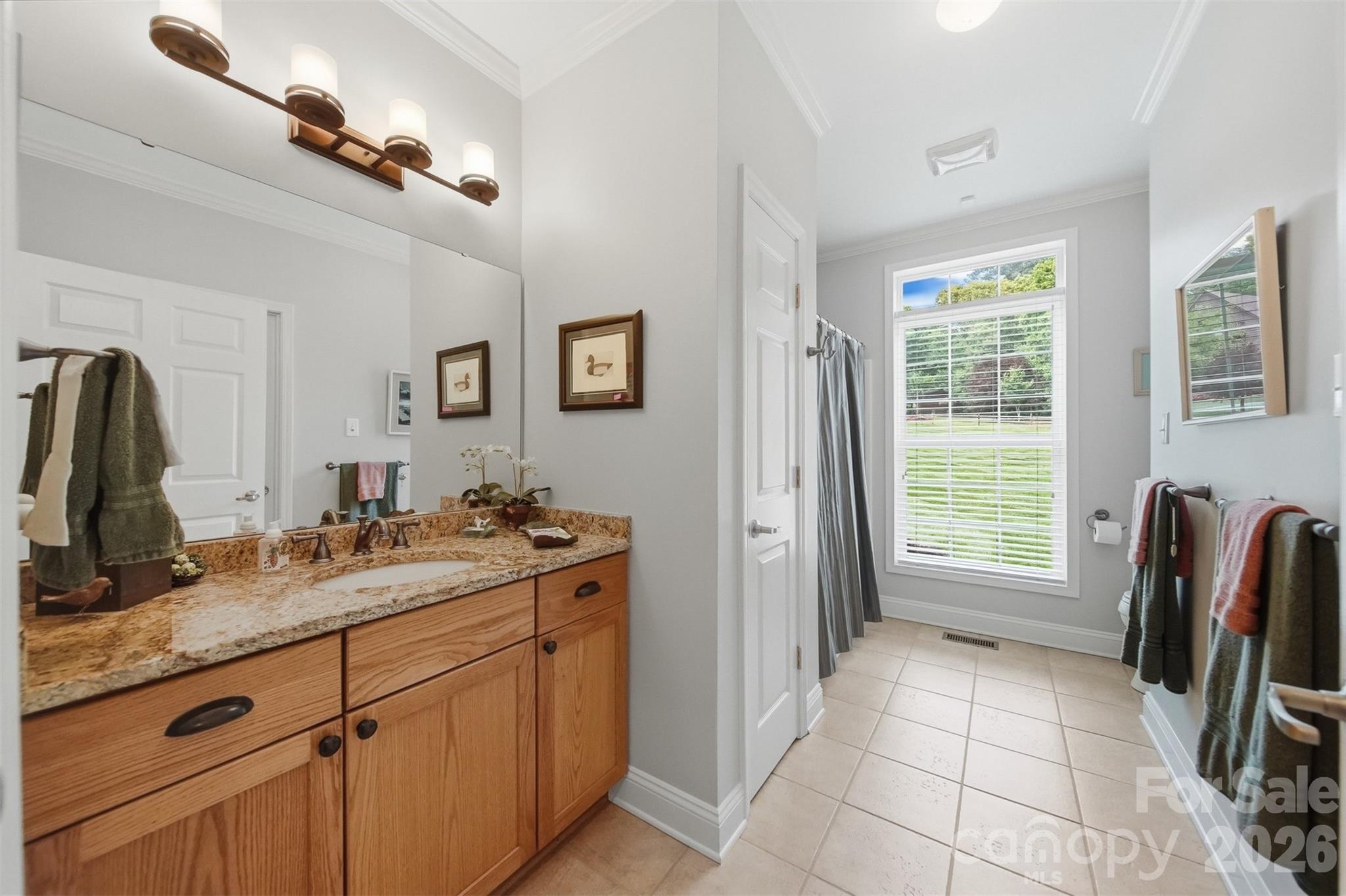 65 King Arthurs Court — Hickory