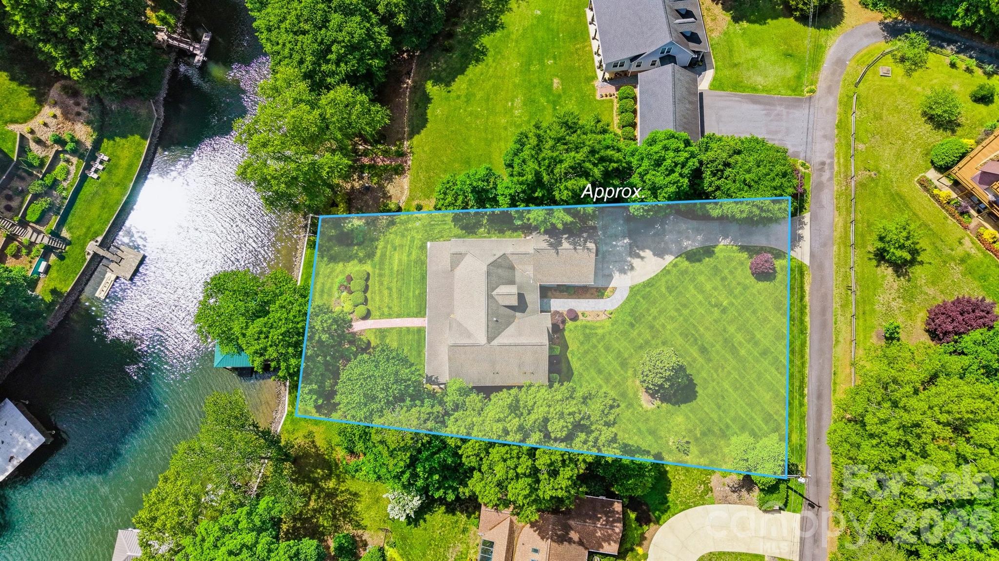 65 King Arthurs Court — Hickory