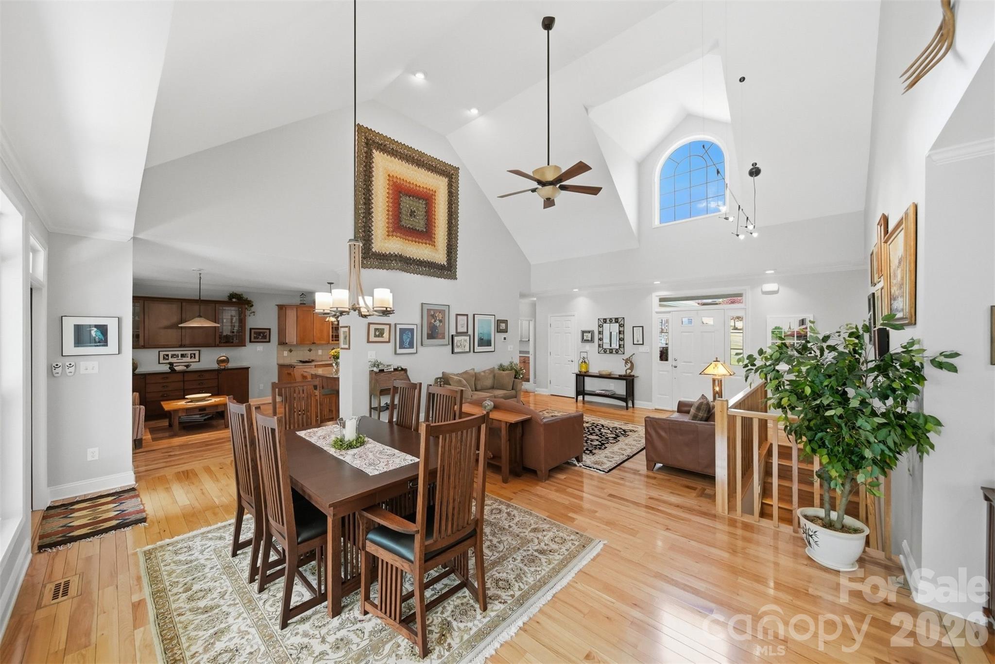 65 King Arthurs Court — Hickory
