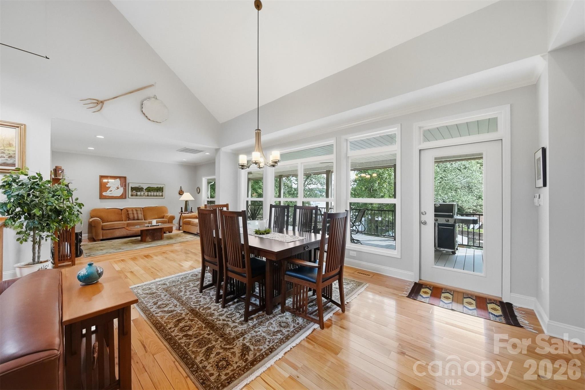 65 King Arthurs Court — Hickory