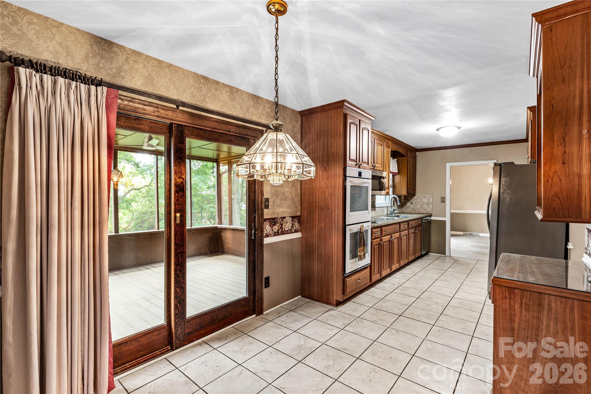 7201 Hopeton Road — Charlotte
