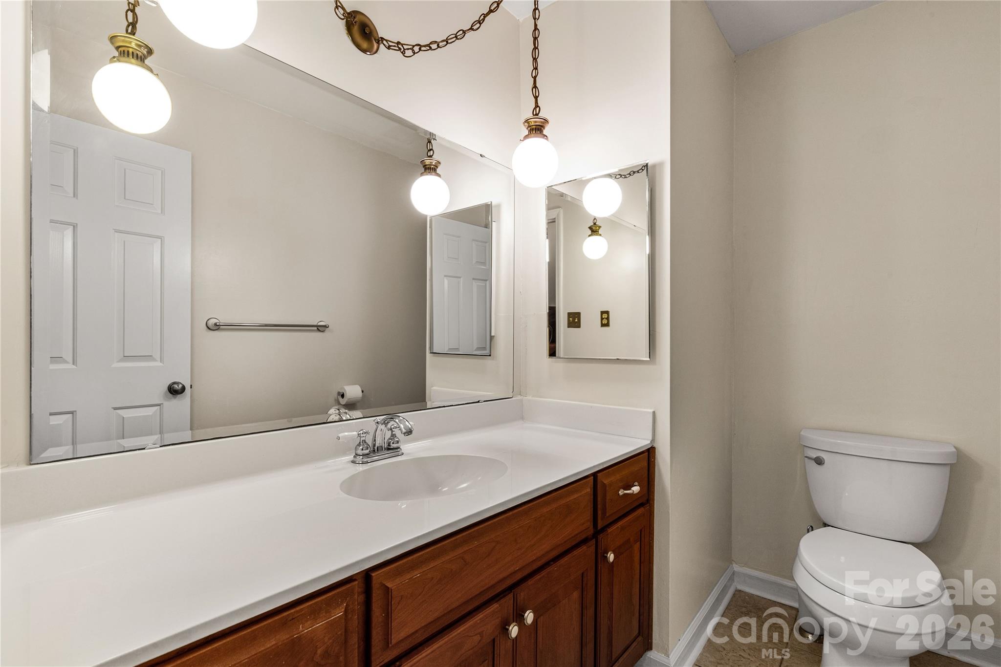 7201 Hopeton Road — Charlotte