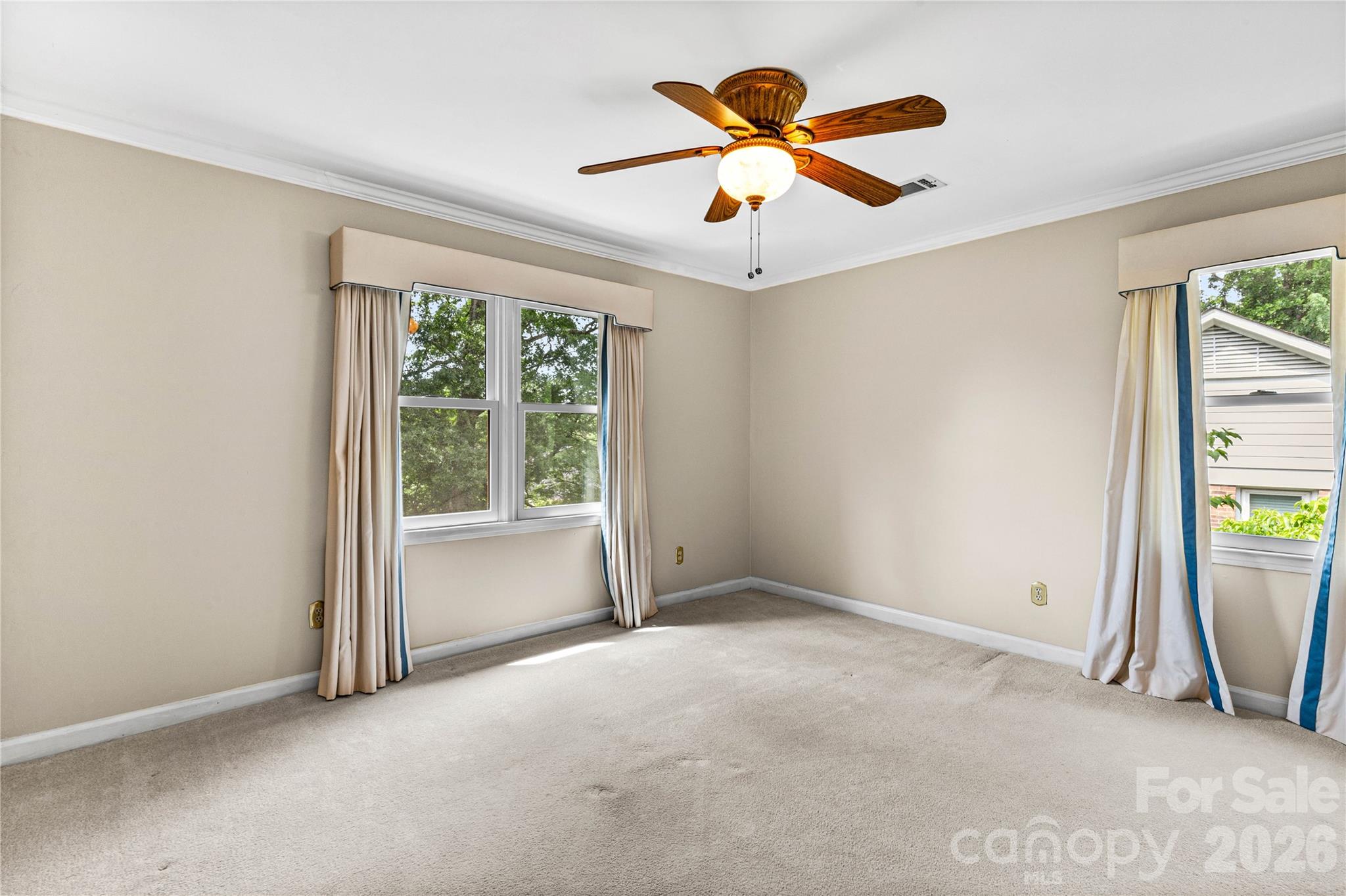7201 Hopeton Road — Charlotte
