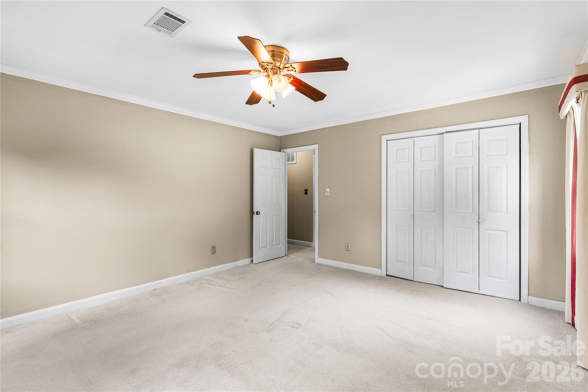 7201 Hopeton Road — Charlotte