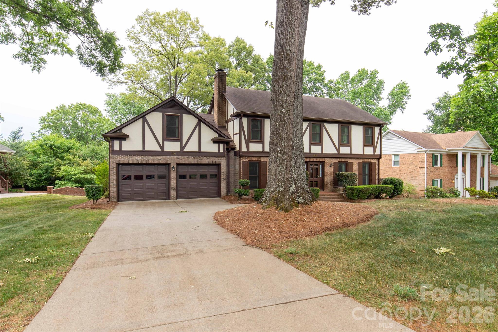 7201 Hopeton Road — Charlotte