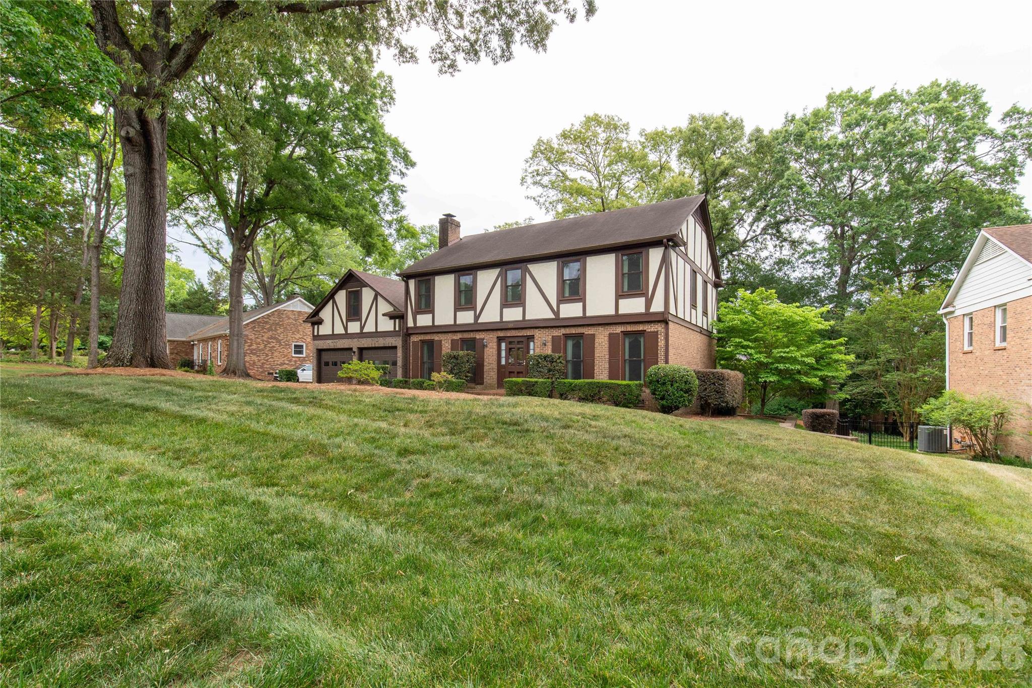 7201 Hopeton Road — Charlotte