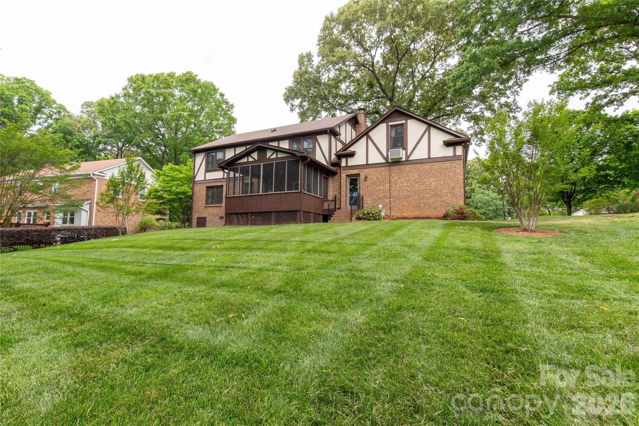 7201 Hopeton Road — Charlotte
