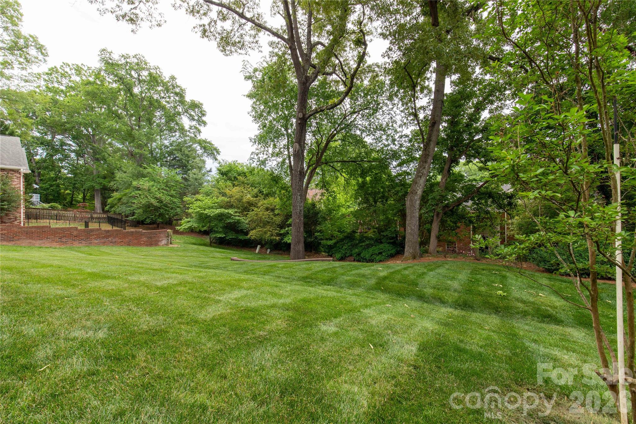 7201 Hopeton Road — Charlotte