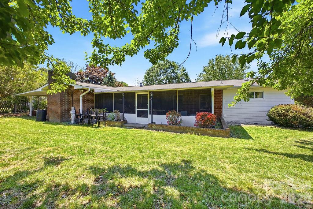 88 Lost Creek Drive — Flat Rock