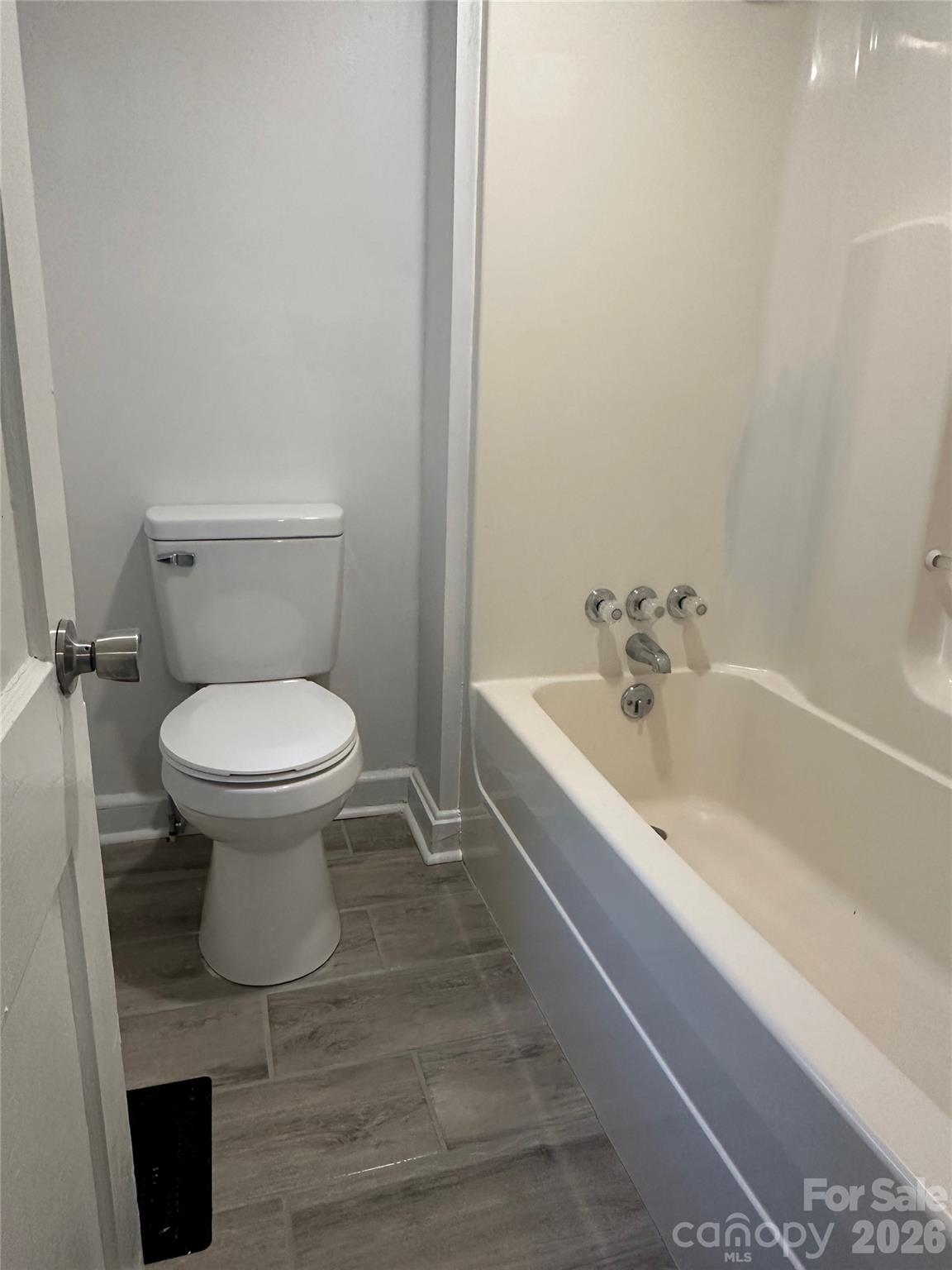 4028 Leo Street — Winston Salem