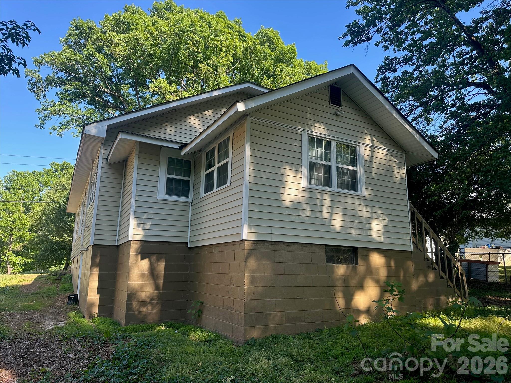 4028 Leo Street — Winston Salem