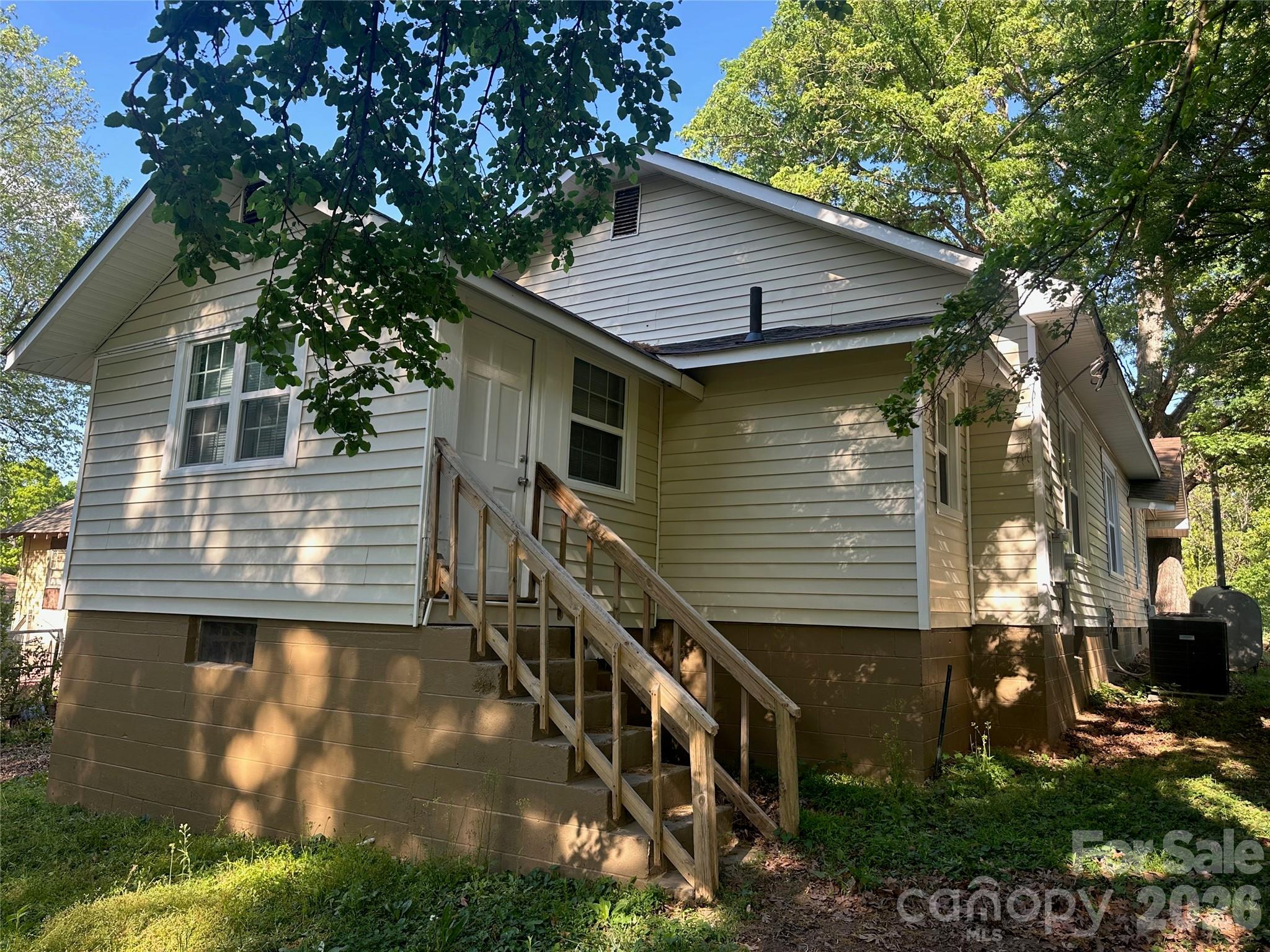 4028 Leo Street — Winston Salem