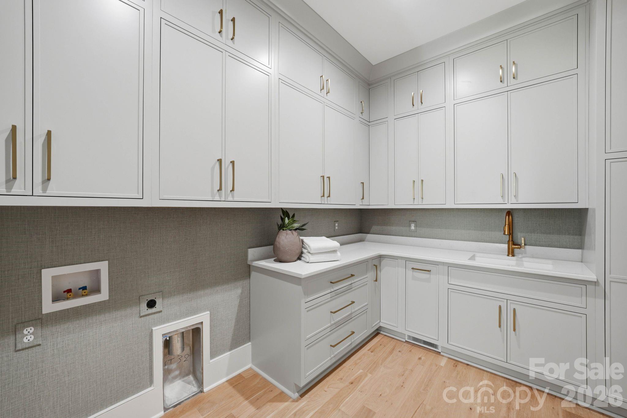539 Mammoth Oaks Drive — Charlotte