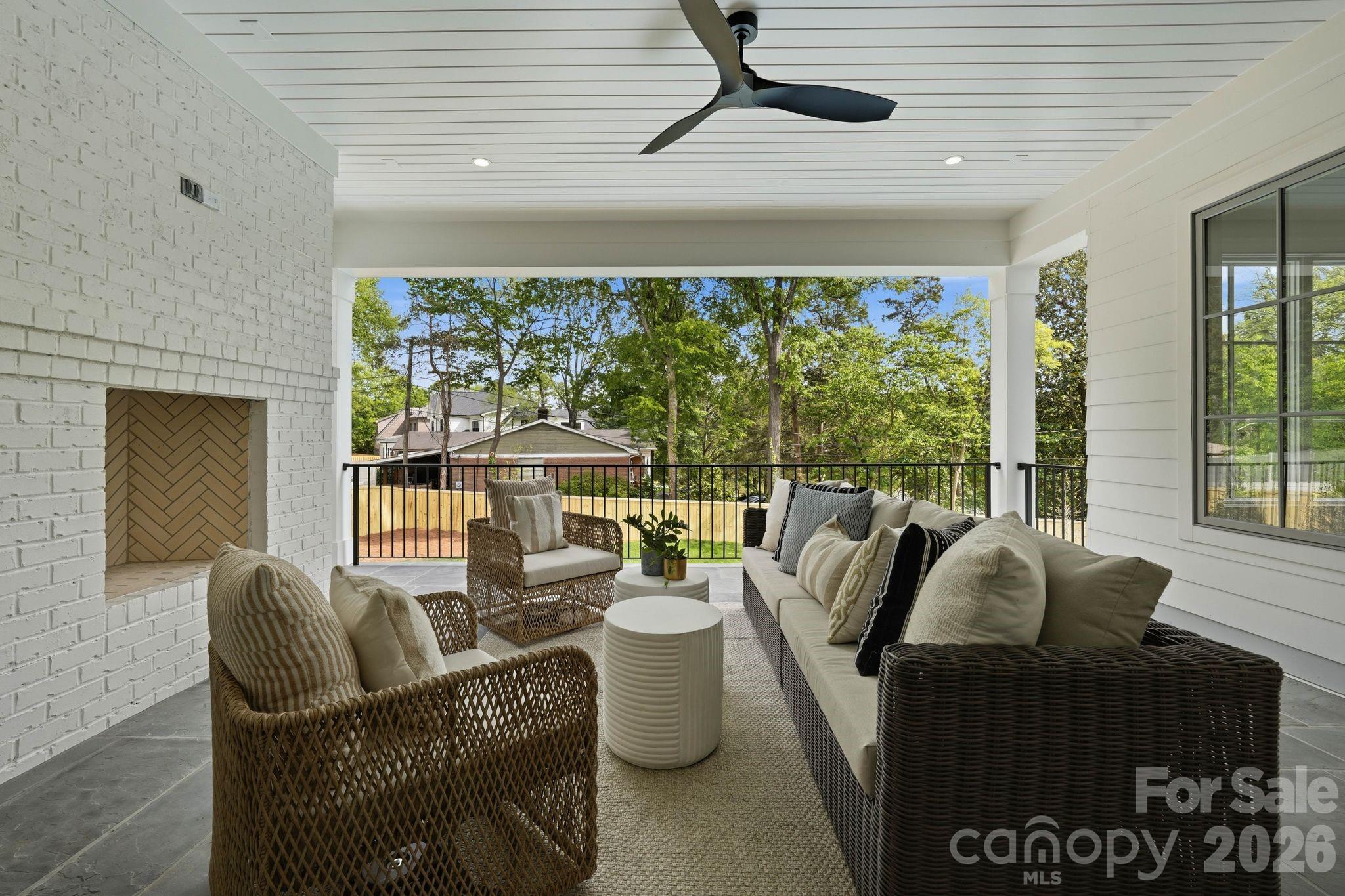 539 Mammoth Oaks Drive — Charlotte