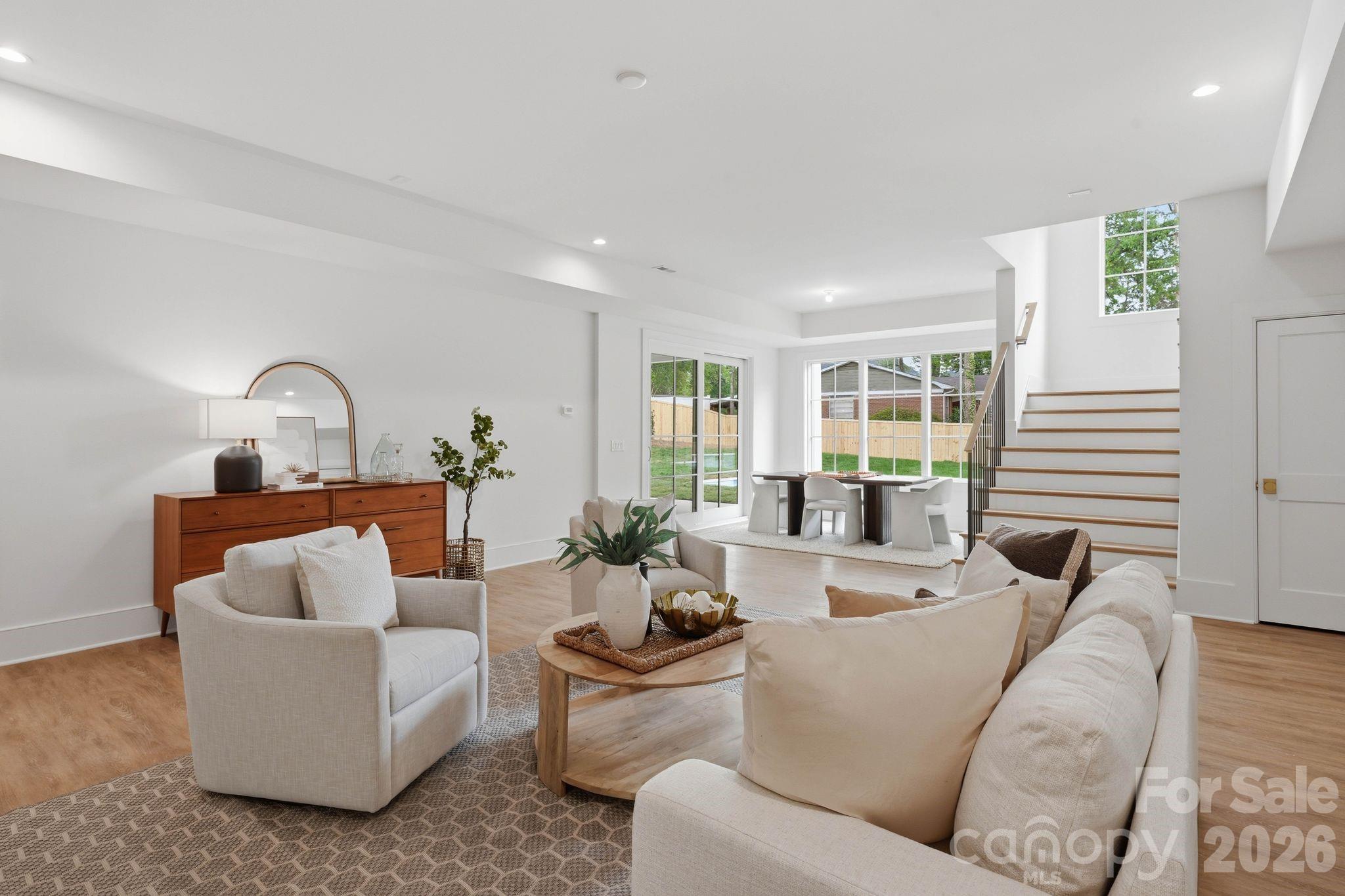 539 Mammoth Oaks Drive — Charlotte