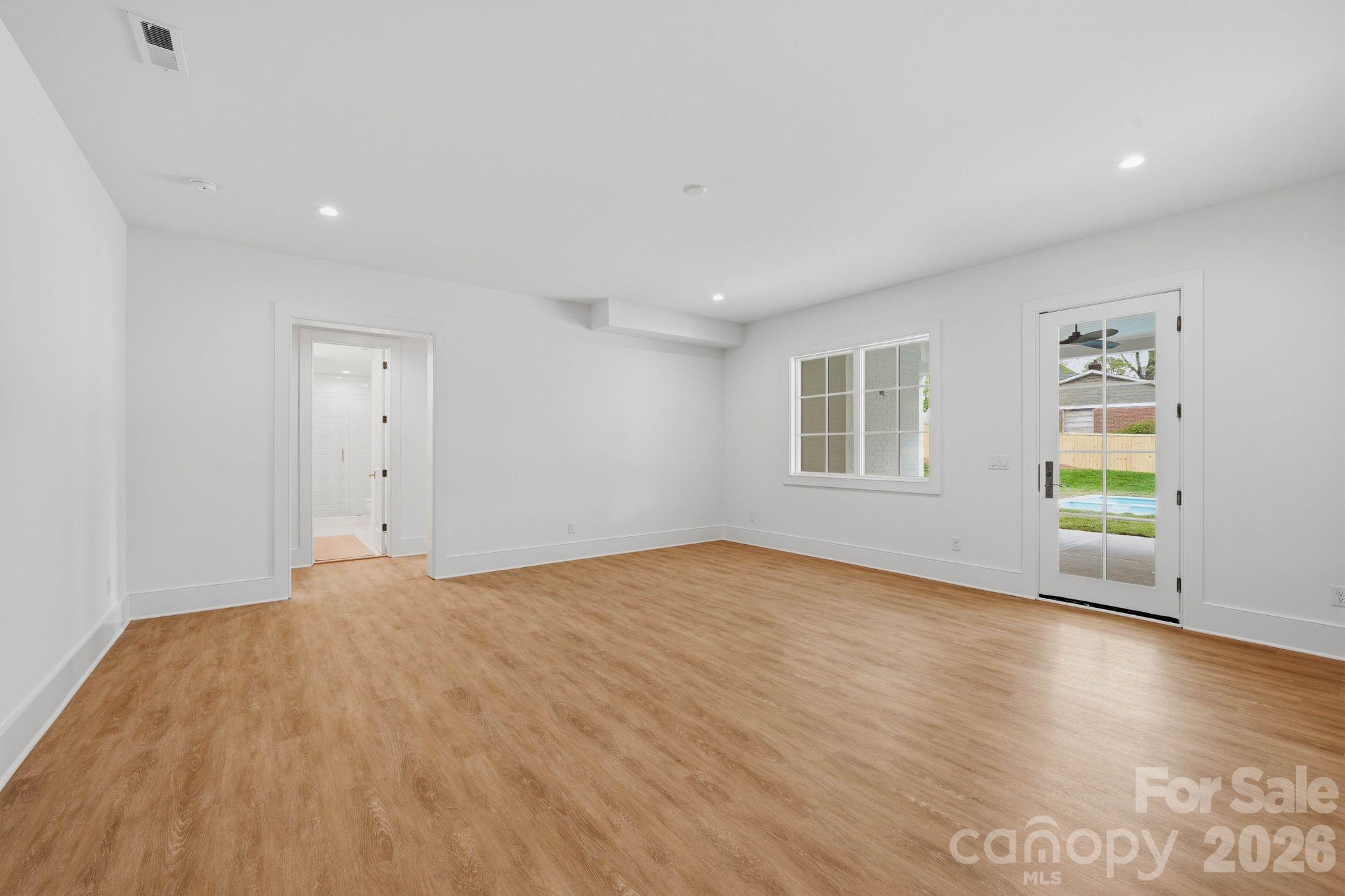 539 Mammoth Oaks Drive — Charlotte