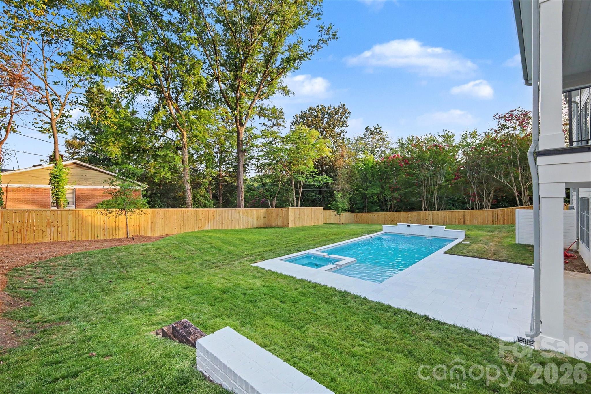 539 Mammoth Oaks Drive — Charlotte