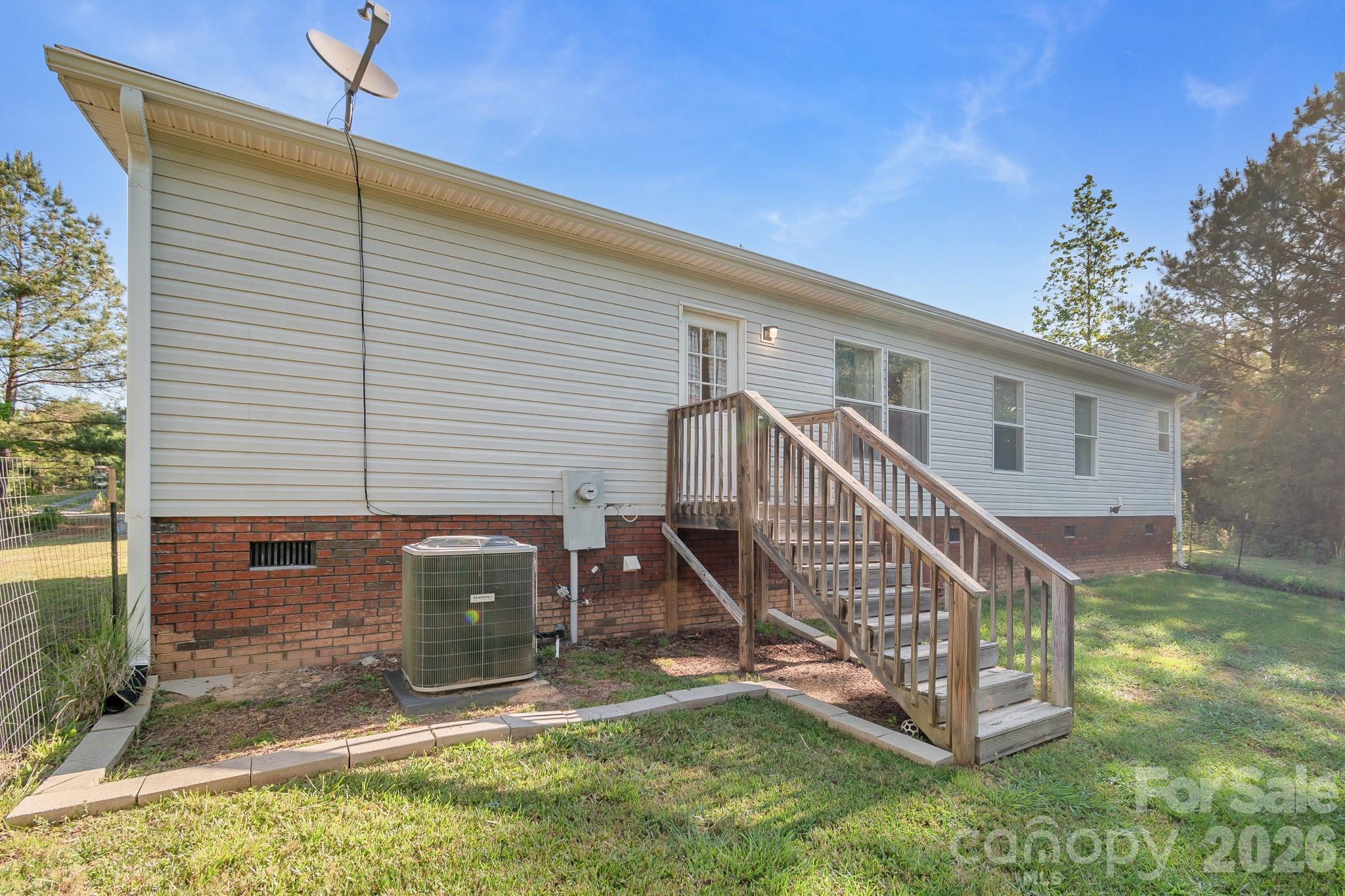 728 Preston Brooks Drive — Catawba