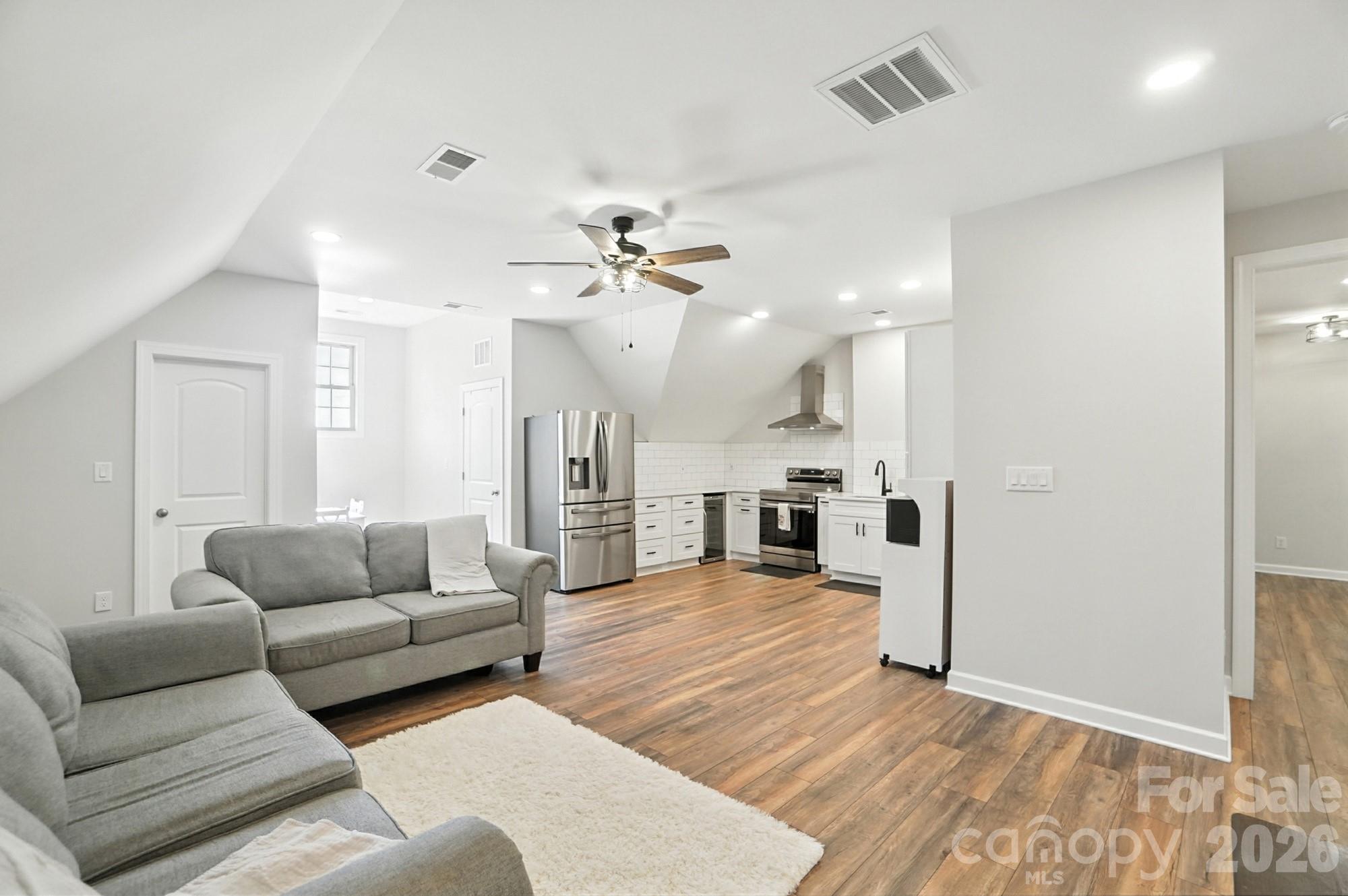 13056 Long Common Parkway — Huntersville