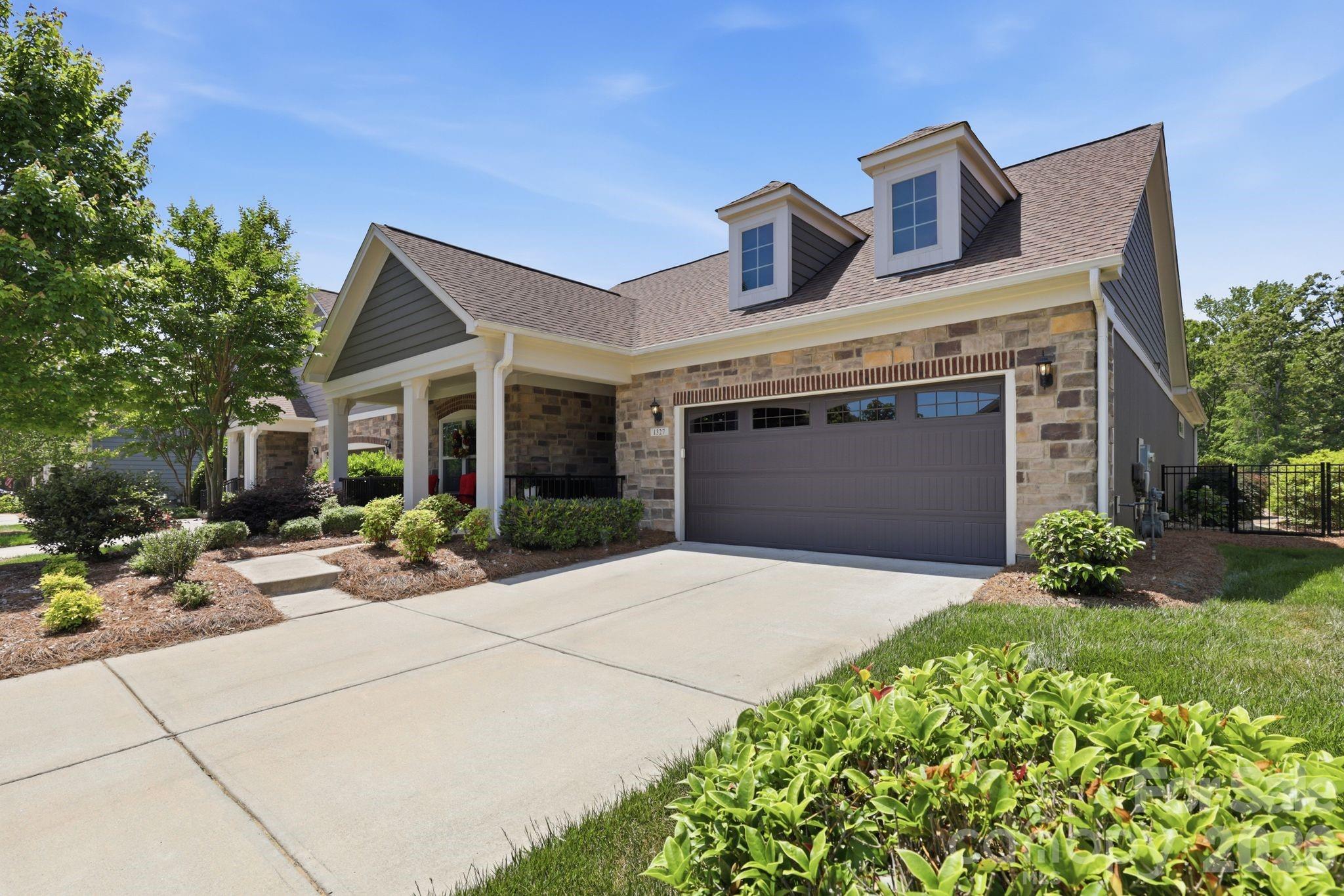 1327 Garden Vista Drive — Matthews