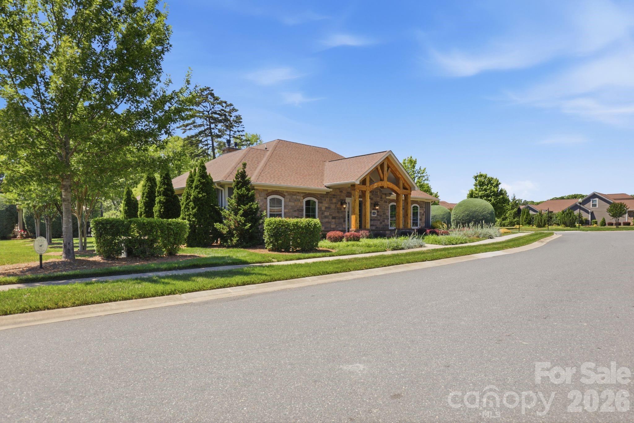 1327 Garden Vista Drive — Matthews