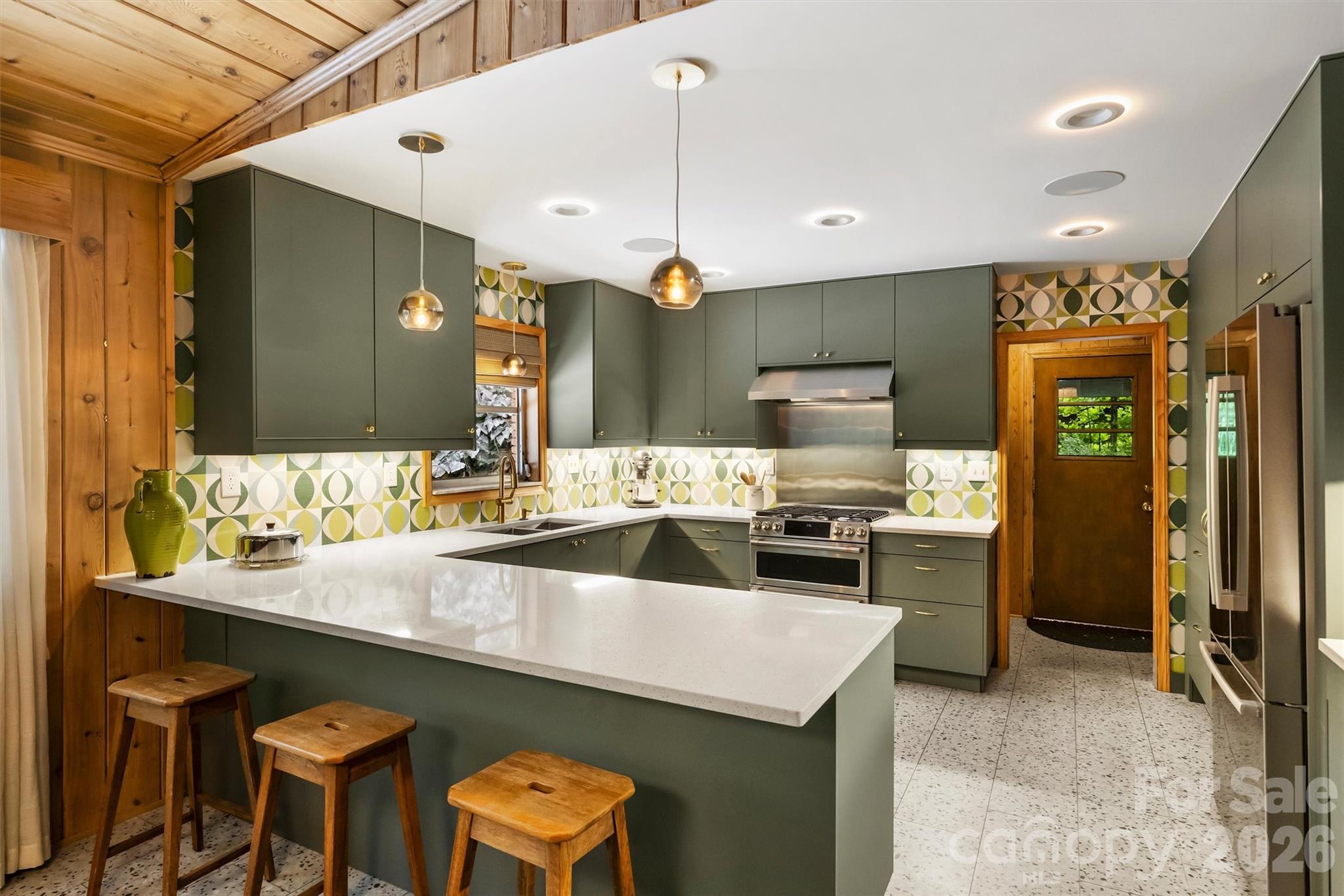 1916 Fair Forest Drive — Matthews