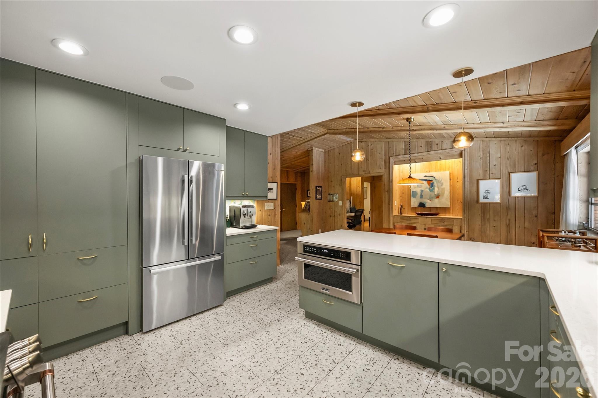 1916 Fair Forest Drive — Matthews
