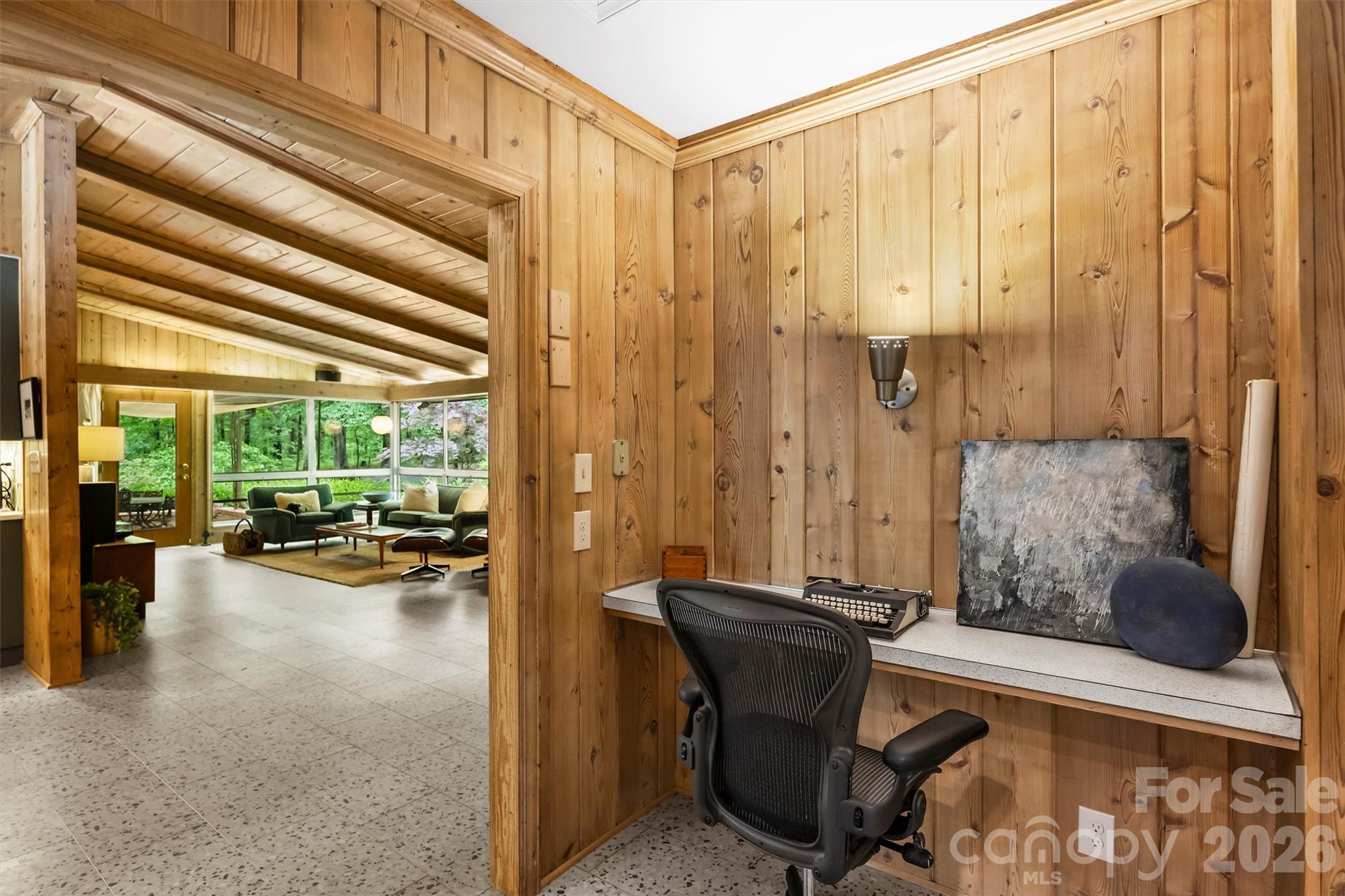 1916 Fair Forest Drive — Matthews