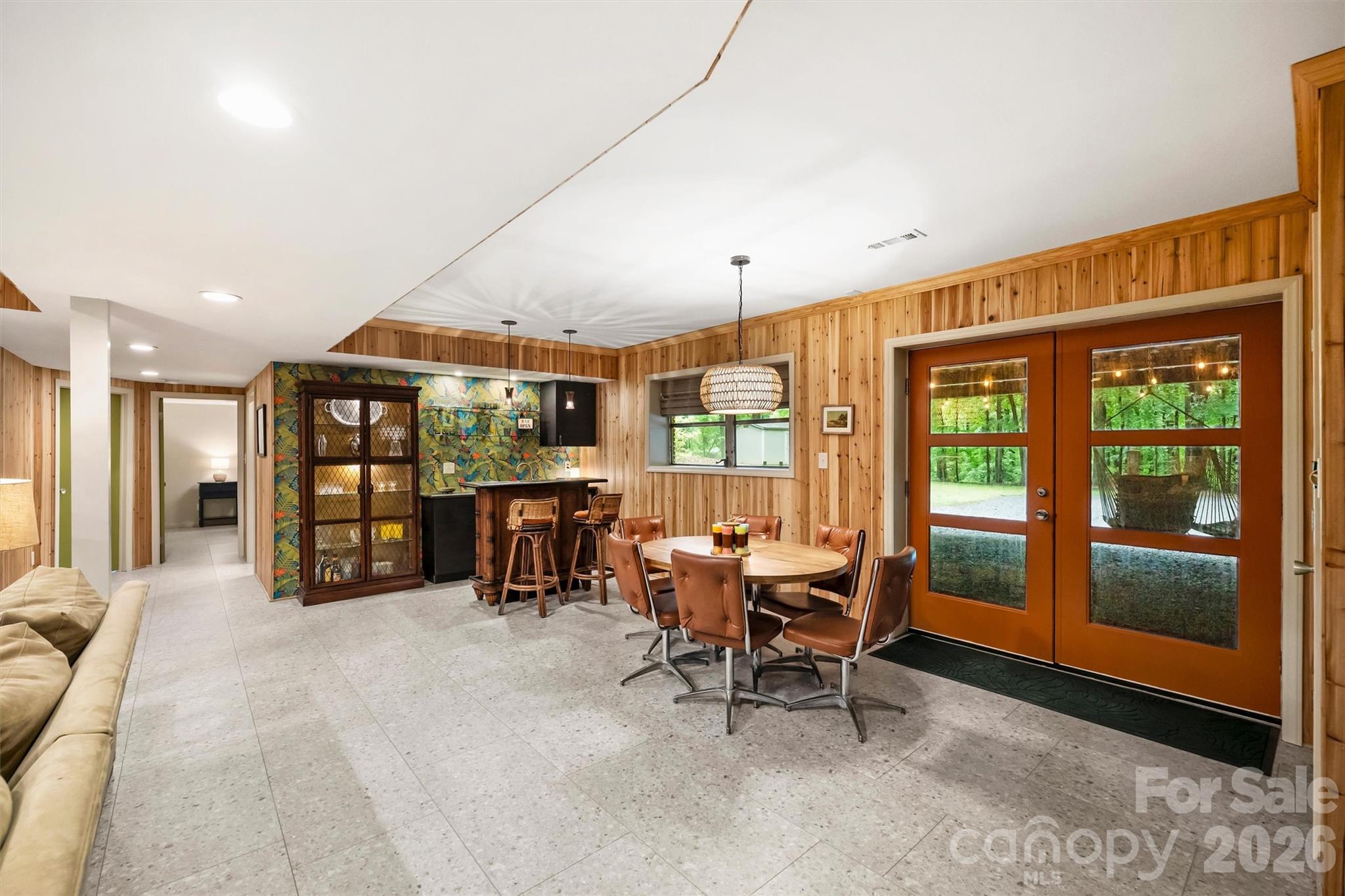 1916 Fair Forest Drive — Matthews