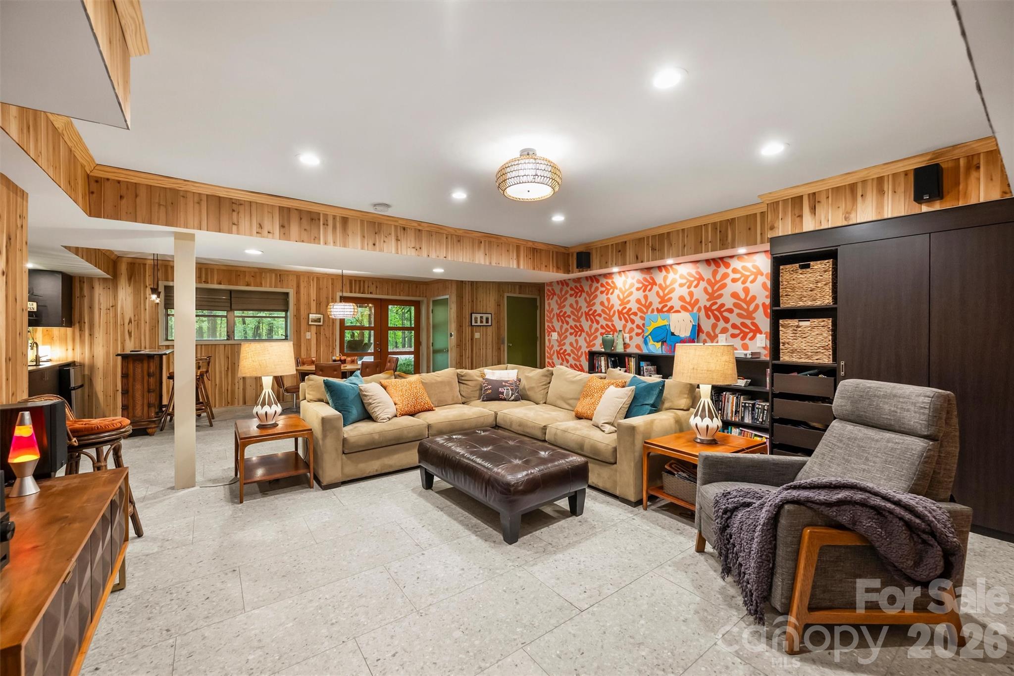 1916 Fair Forest Drive — Matthews