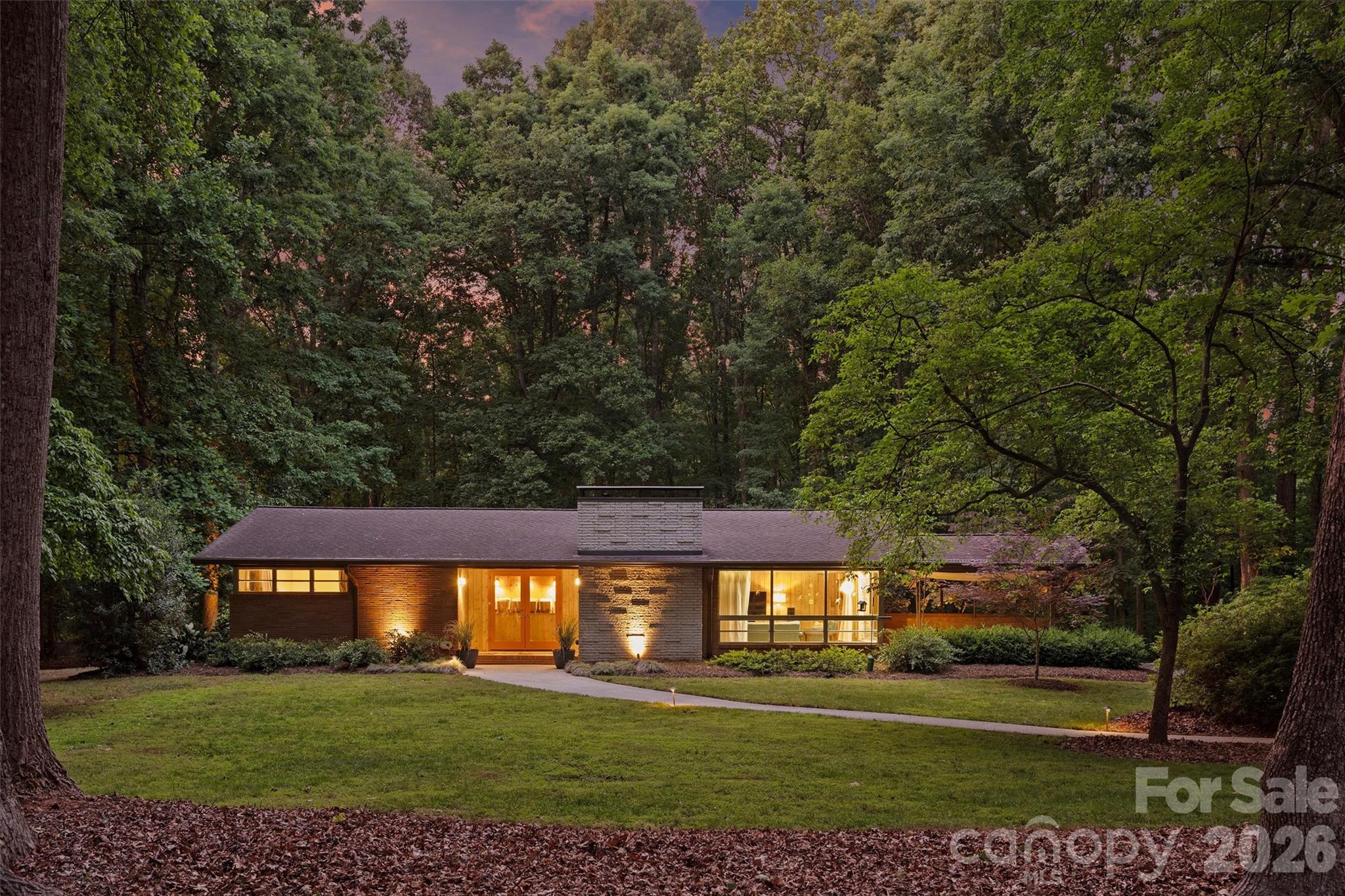 1916 Fair Forest Drive — Matthews