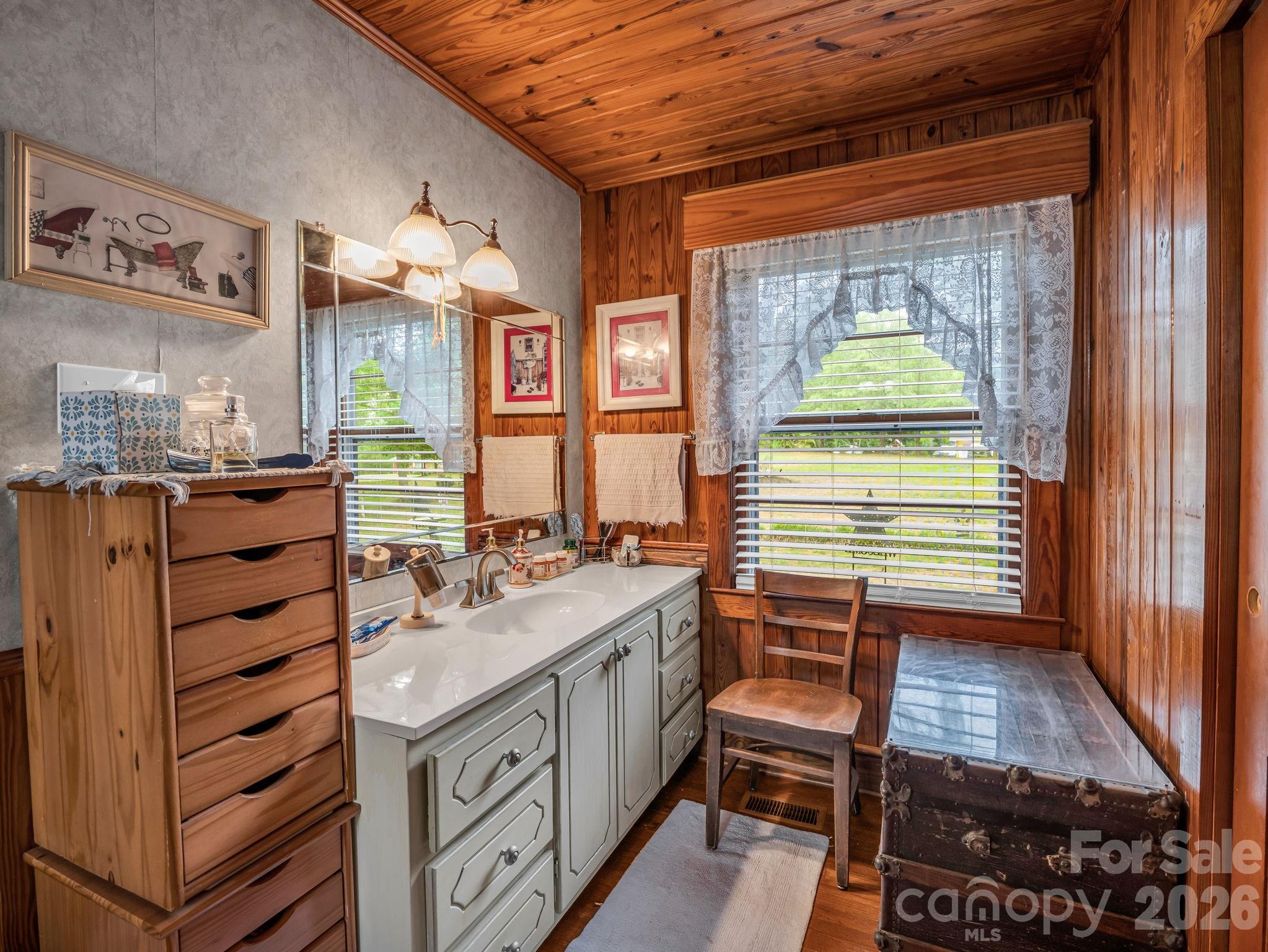 408 Hollis Road — Ellenboro