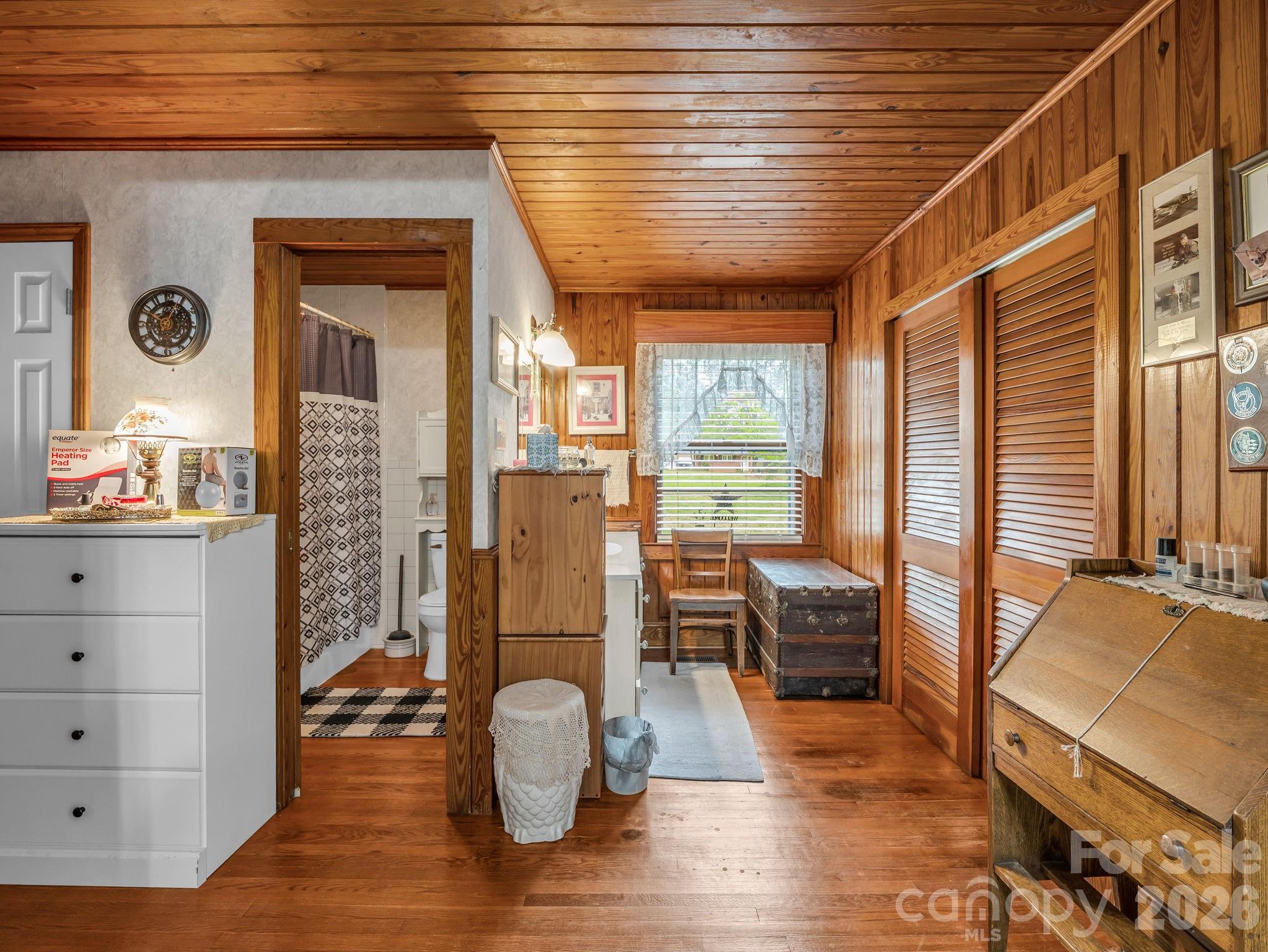 408 Hollis Road — Ellenboro