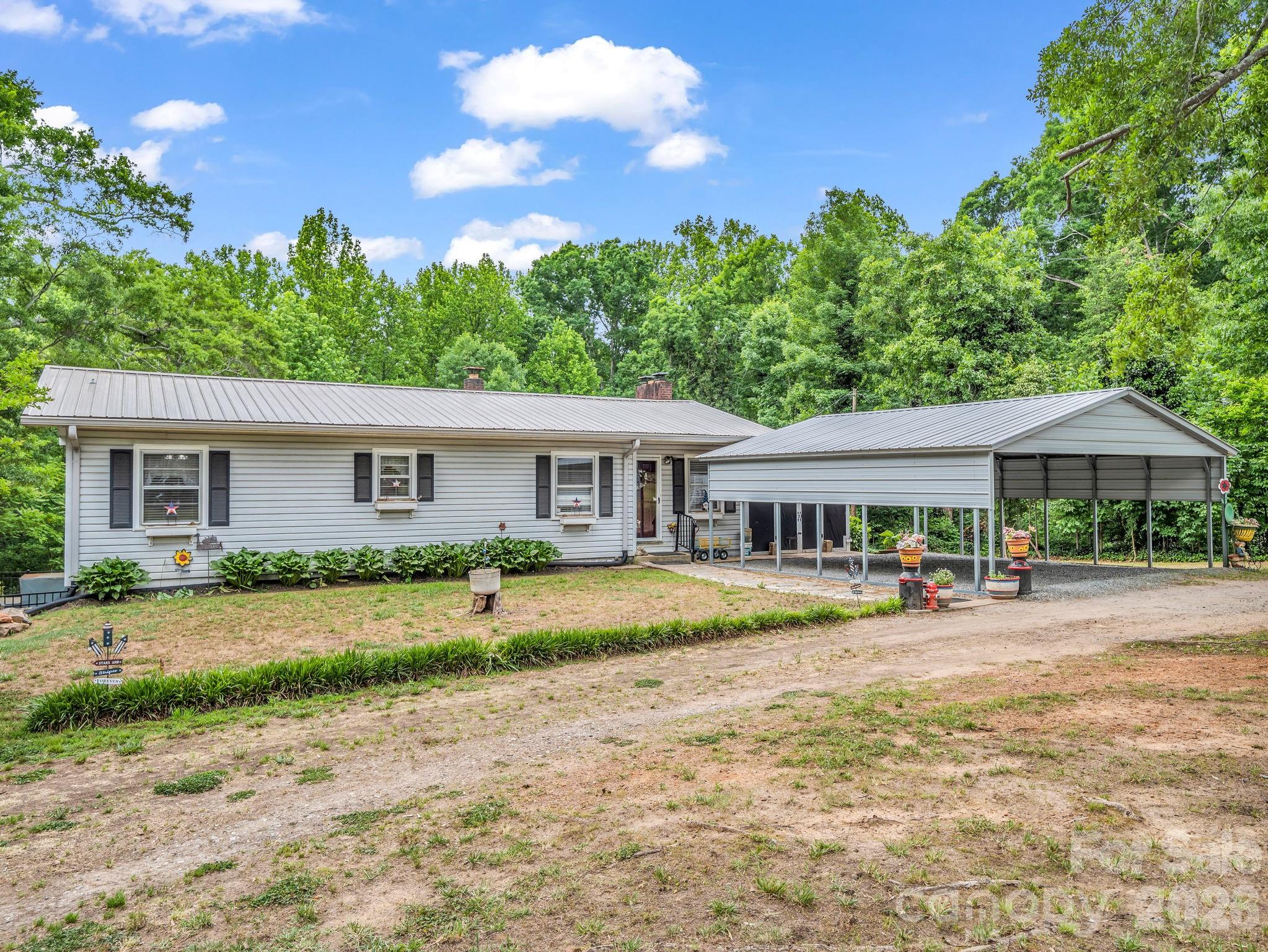 408 Hollis Road — Ellenboro