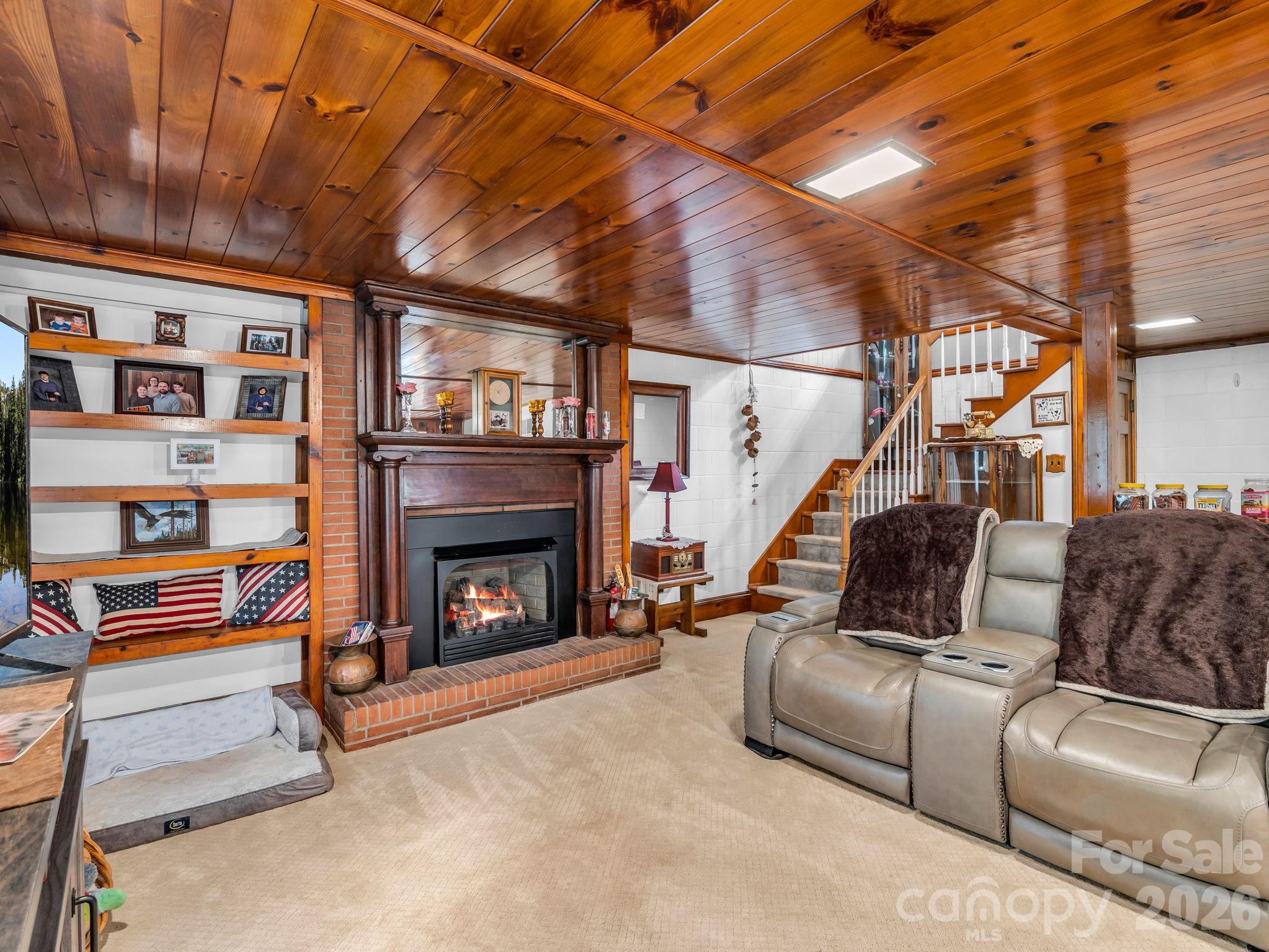 408 Hollis Road — Ellenboro