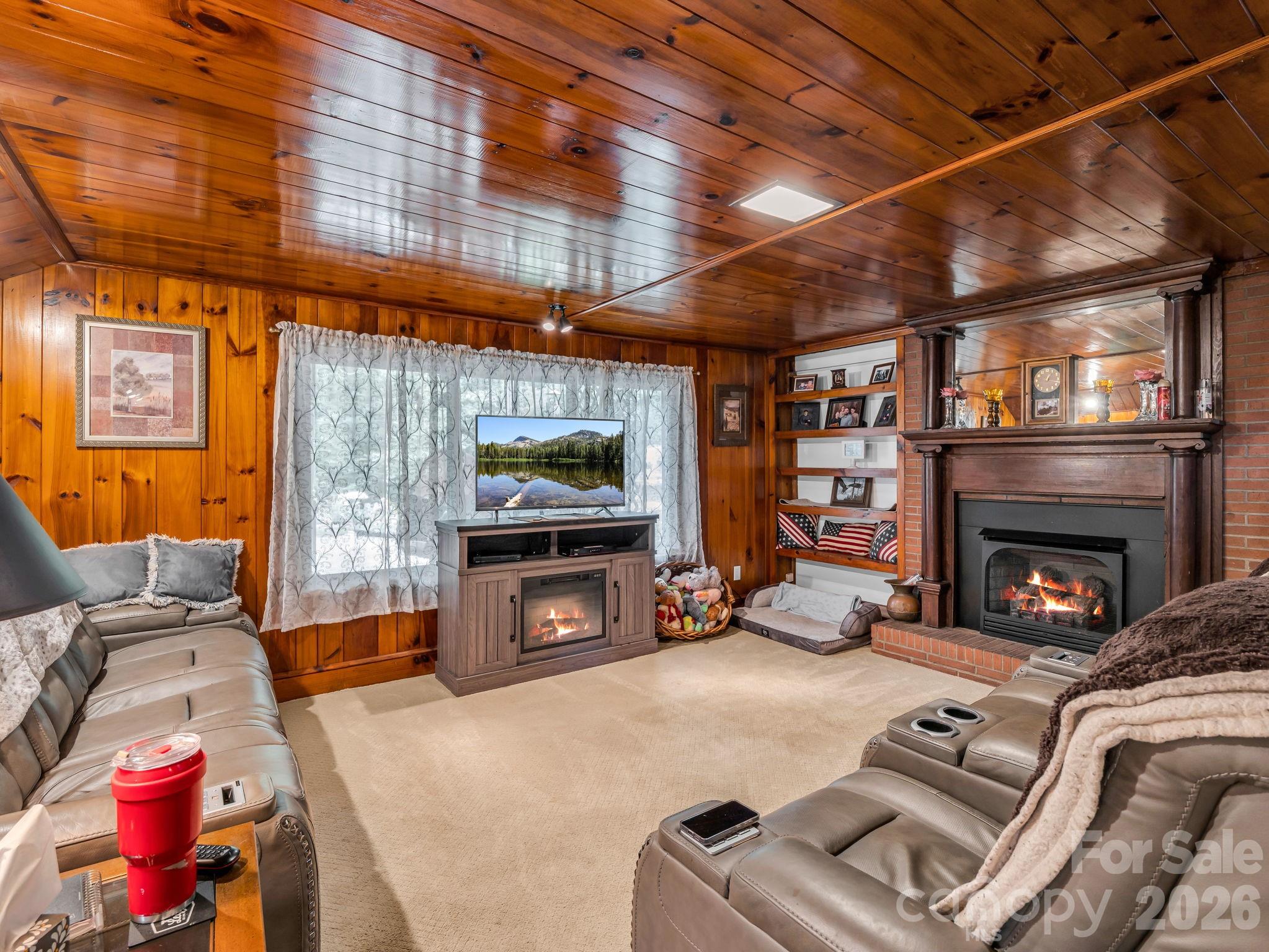 408 Hollis Road — Ellenboro
