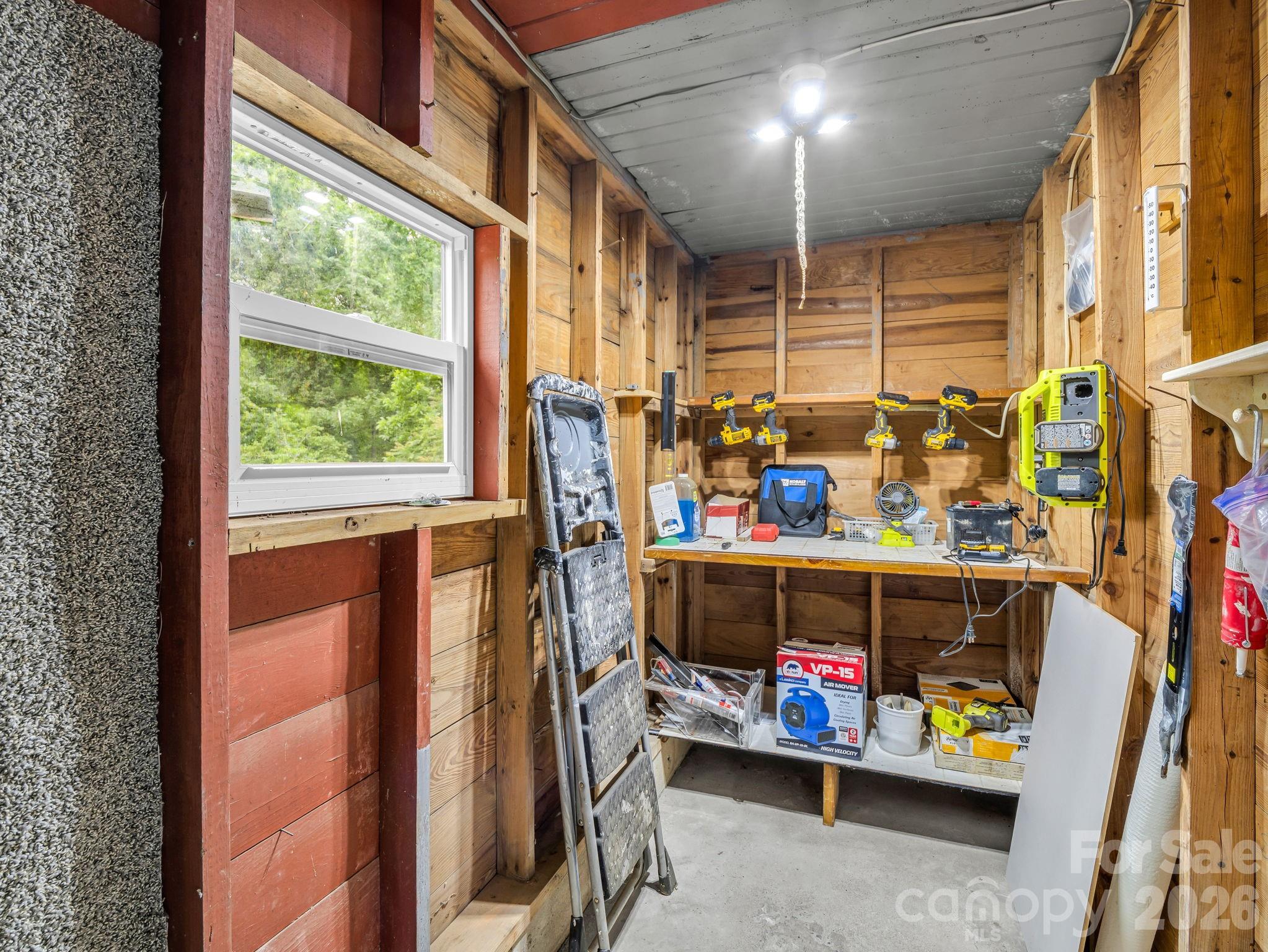 408 Hollis Road — Ellenboro