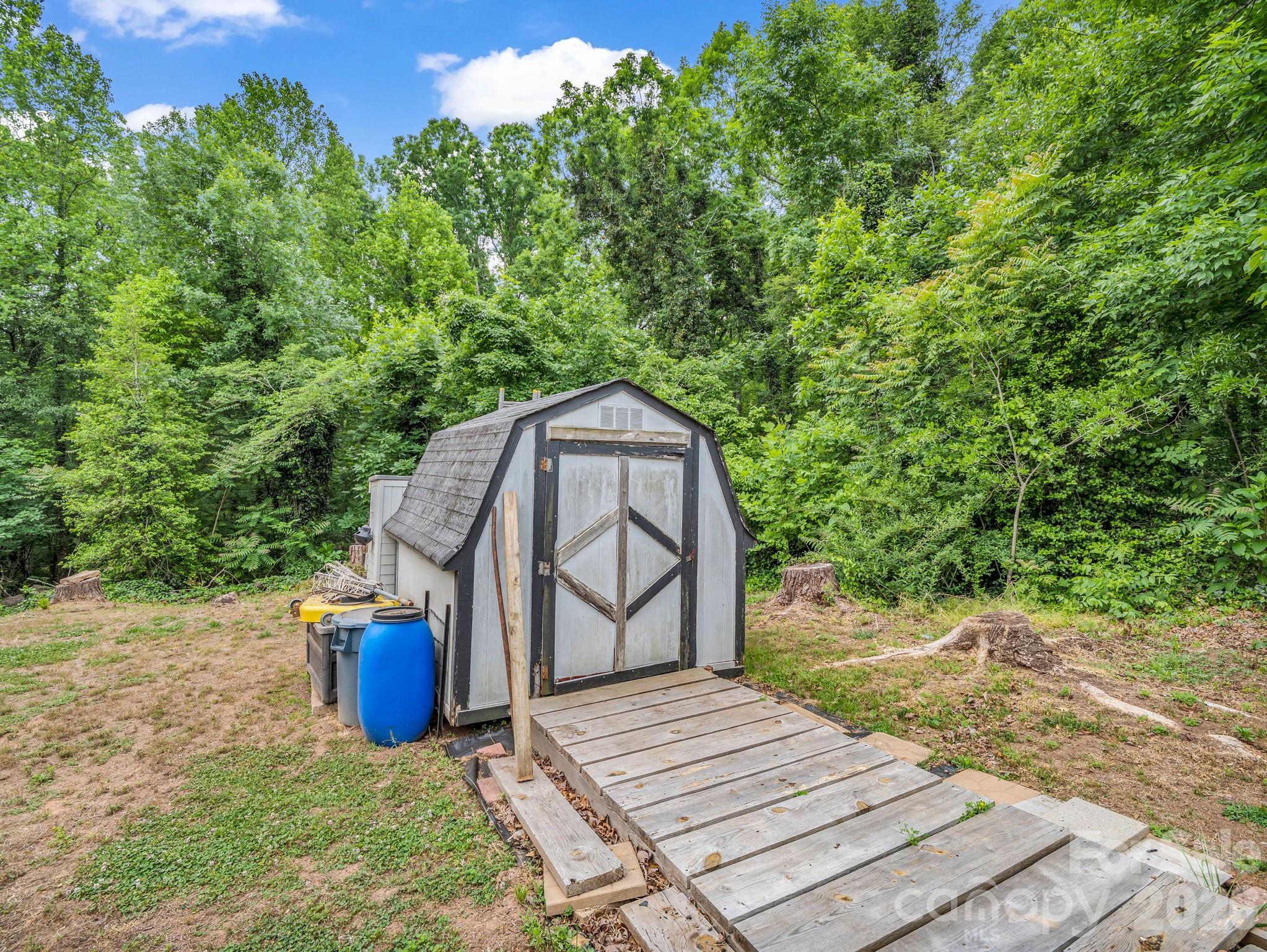 408 Hollis Road — Ellenboro