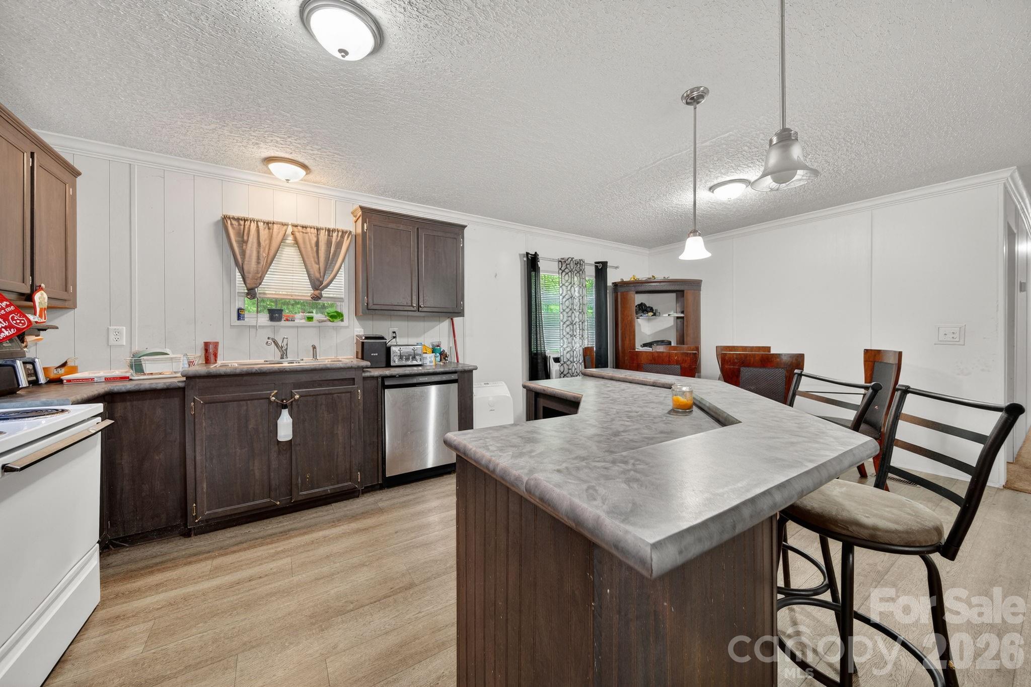 6956 Jamestowne Road — Lancaster