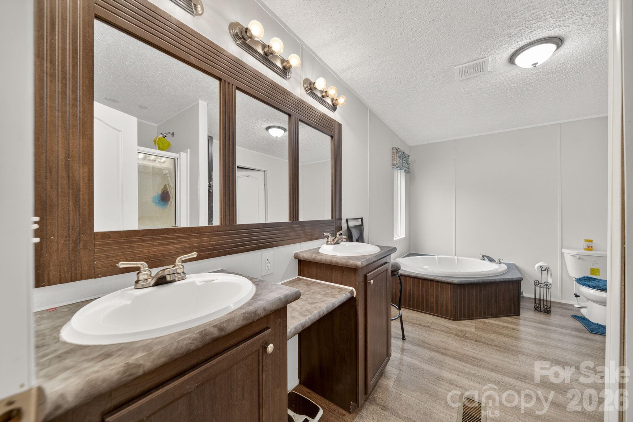 6956 Jamestowne Road — Lancaster