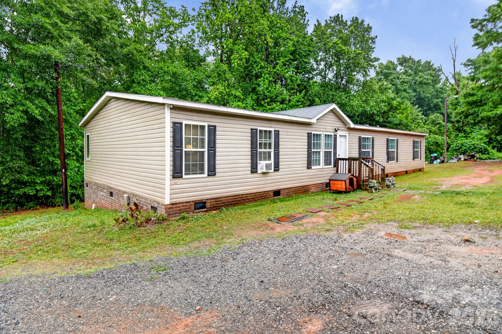 6956 Jamestowne Road — Lancaster
