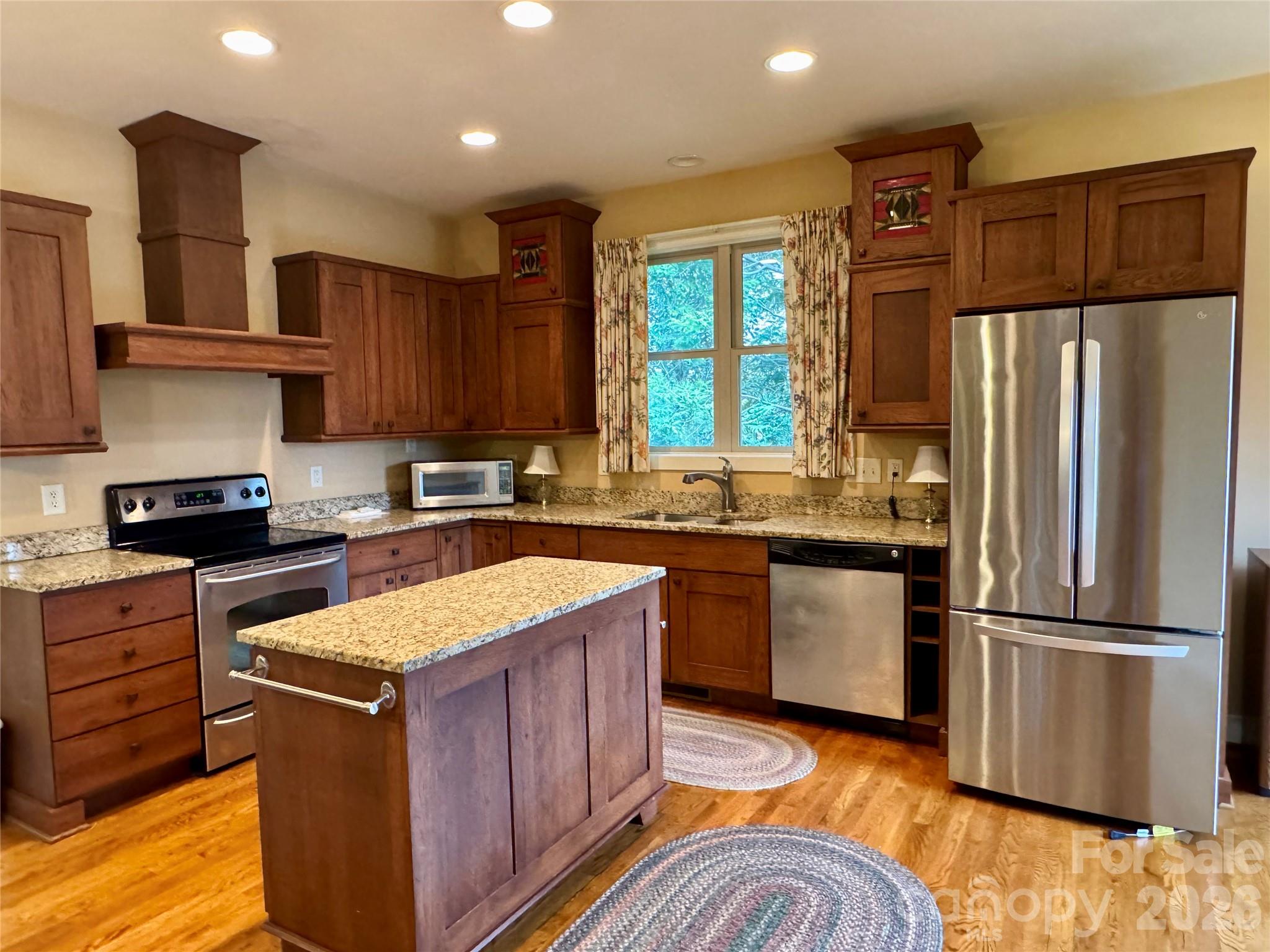 894 Dunroy Drive — Hendersonville