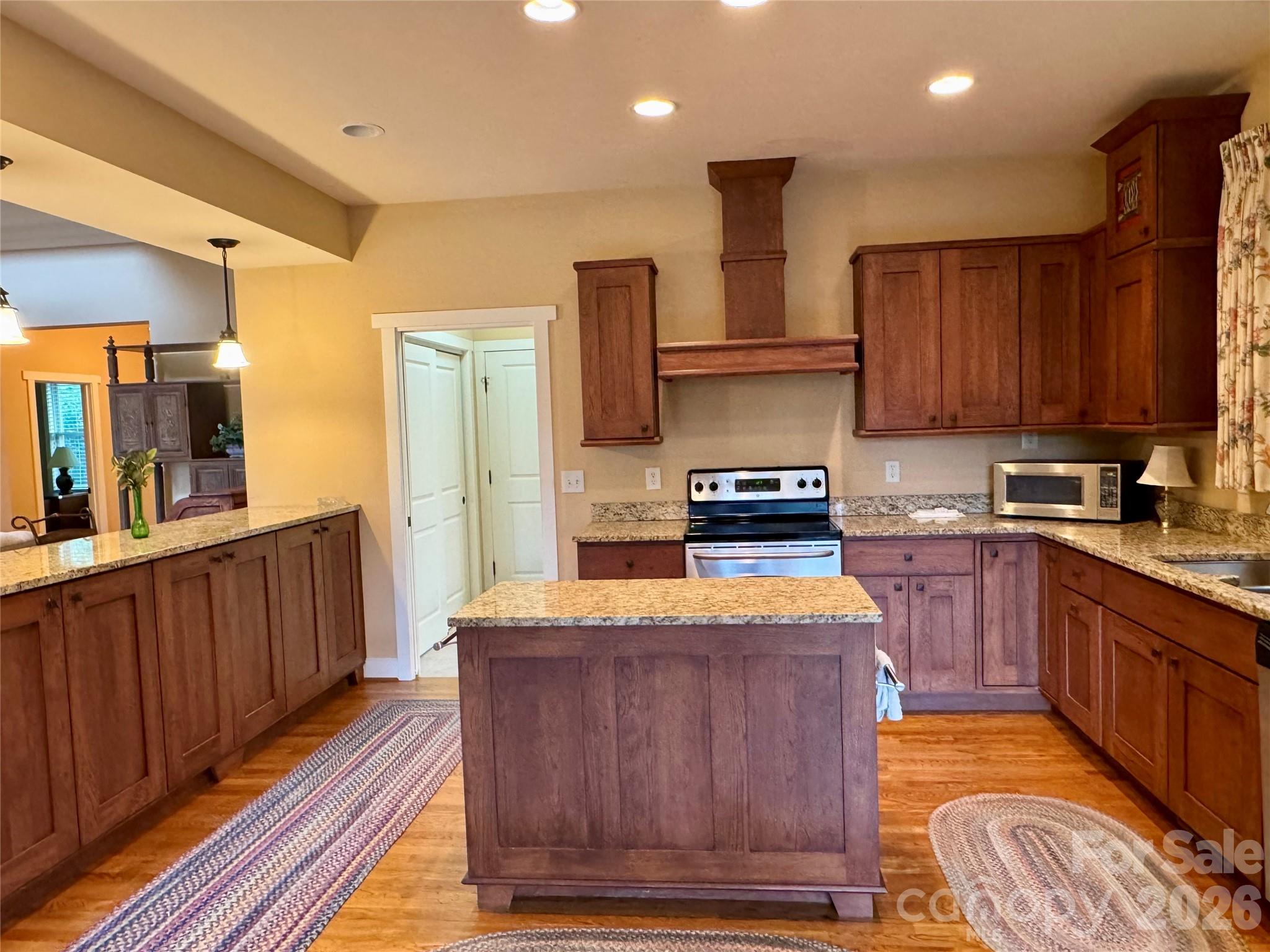 894 Dunroy Drive — Hendersonville