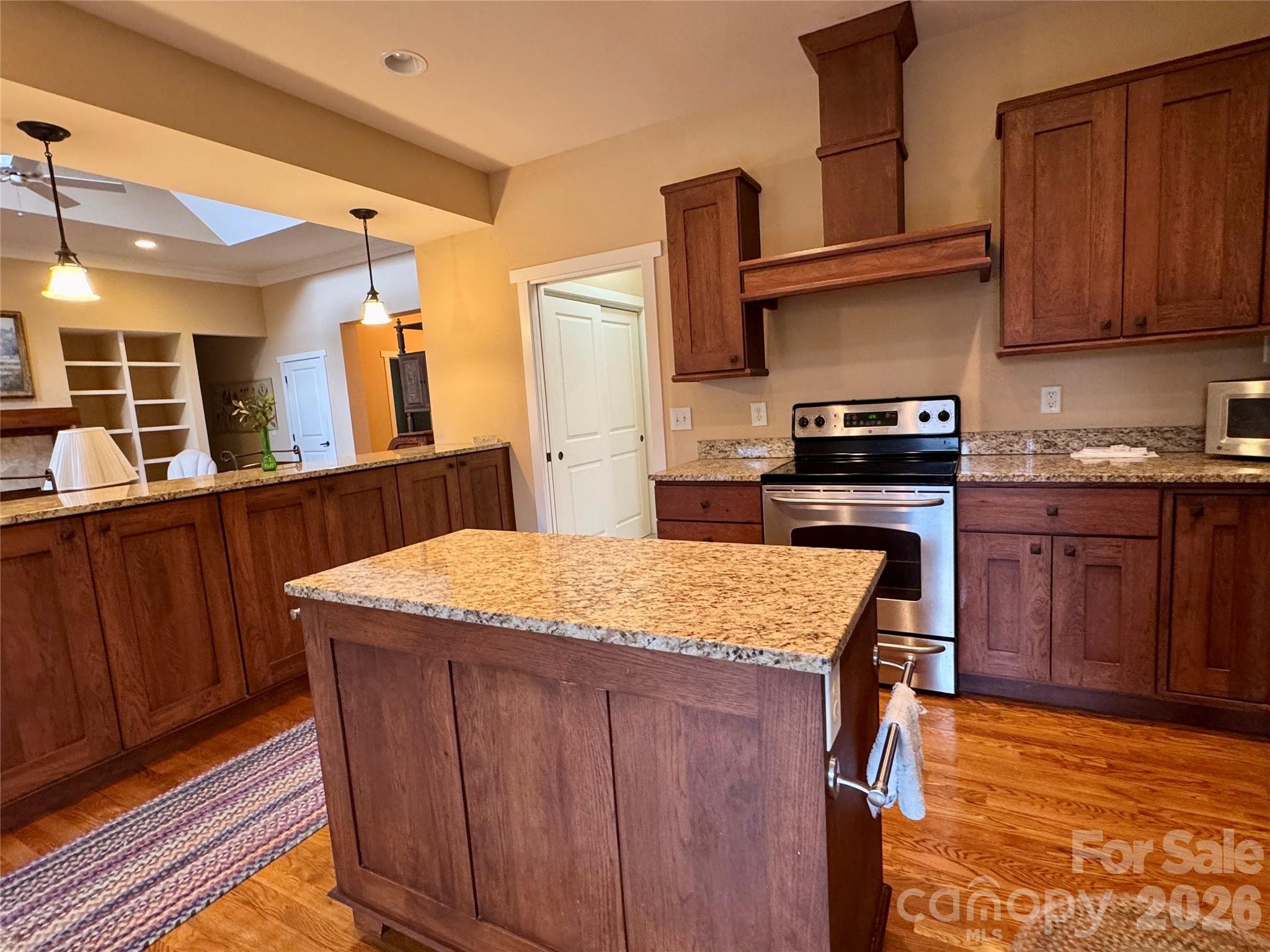 894 Dunroy Drive — Hendersonville