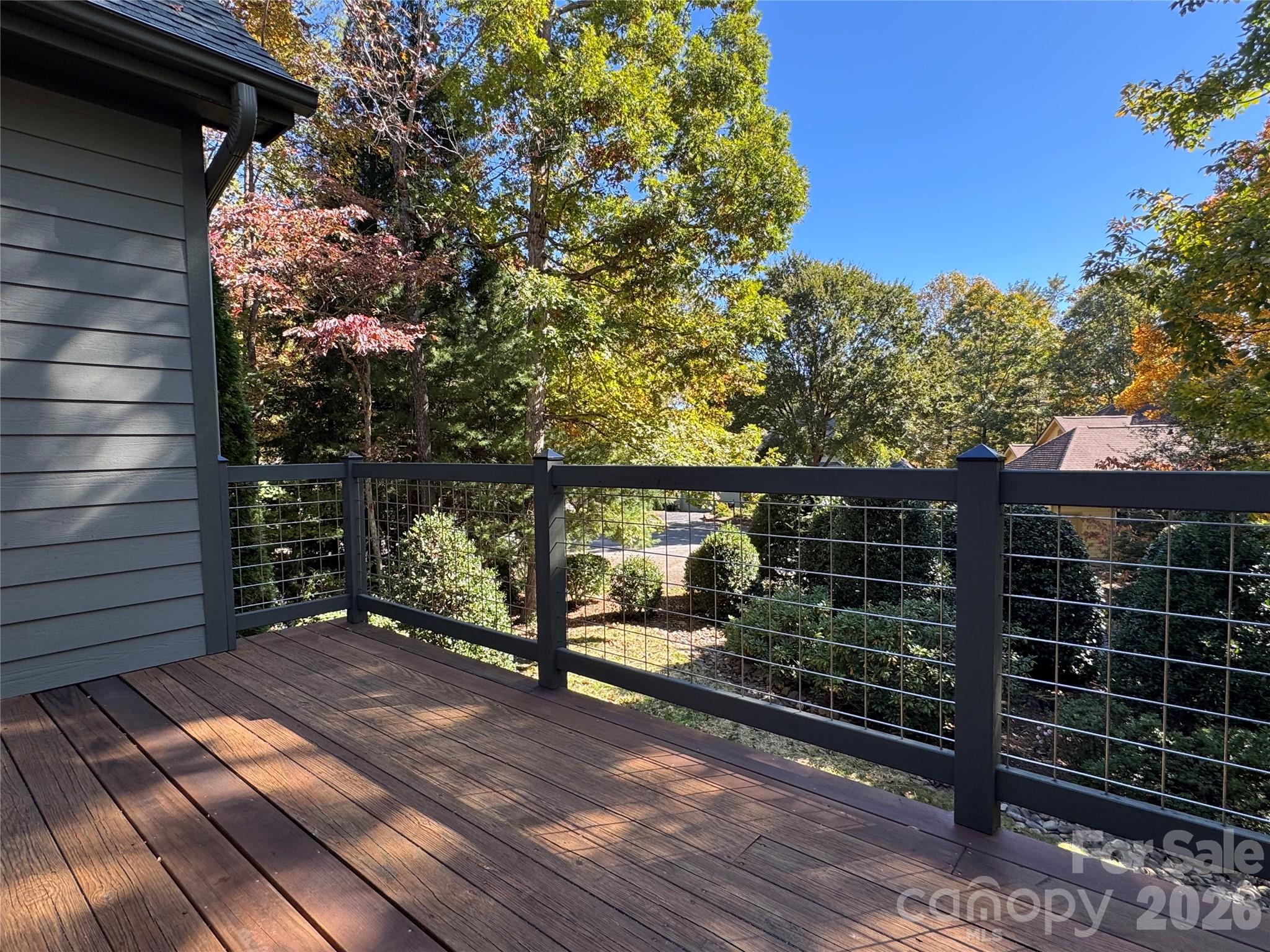 894 Dunroy Drive — Hendersonville