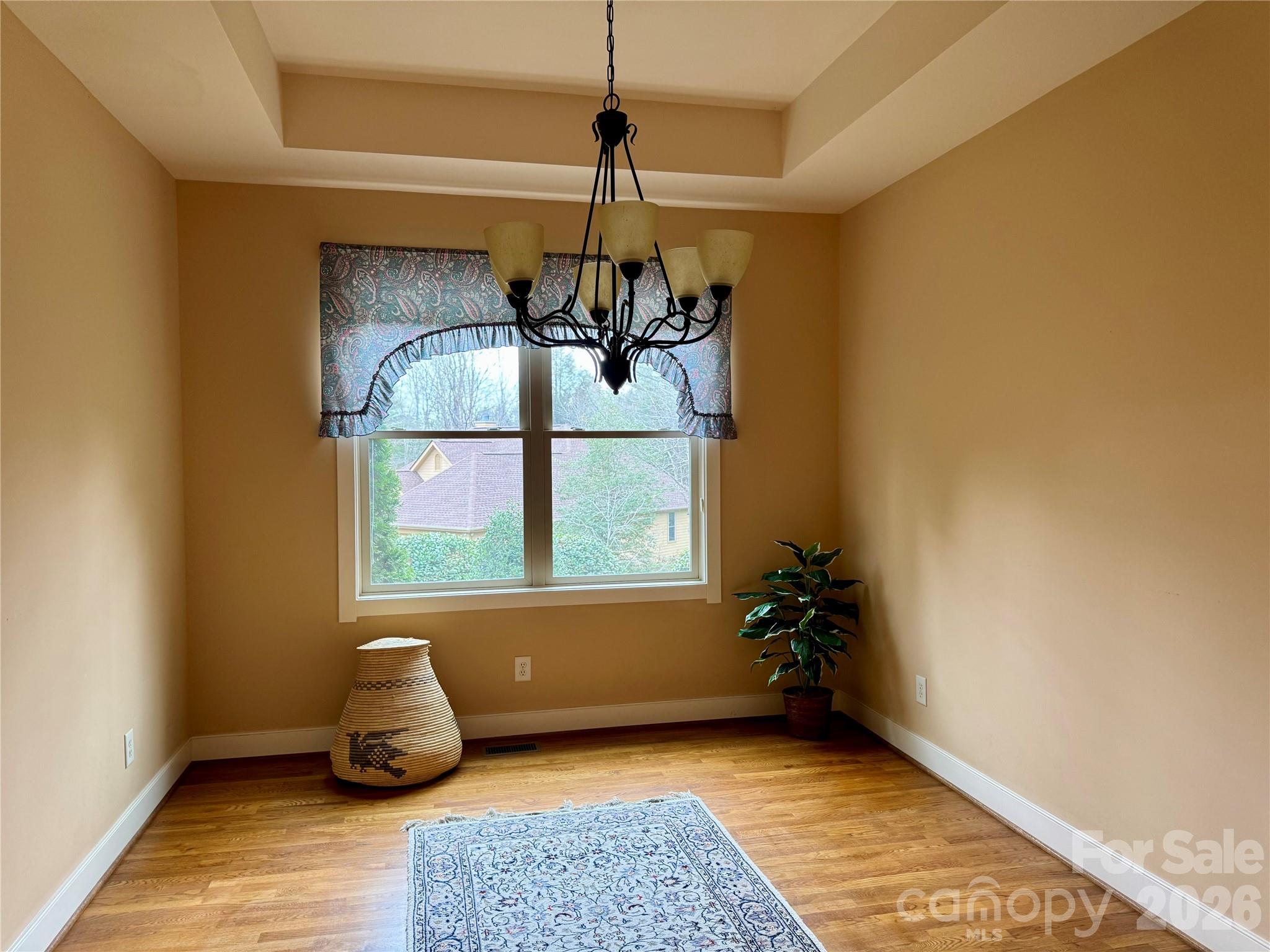 894 Dunroy Drive — Hendersonville