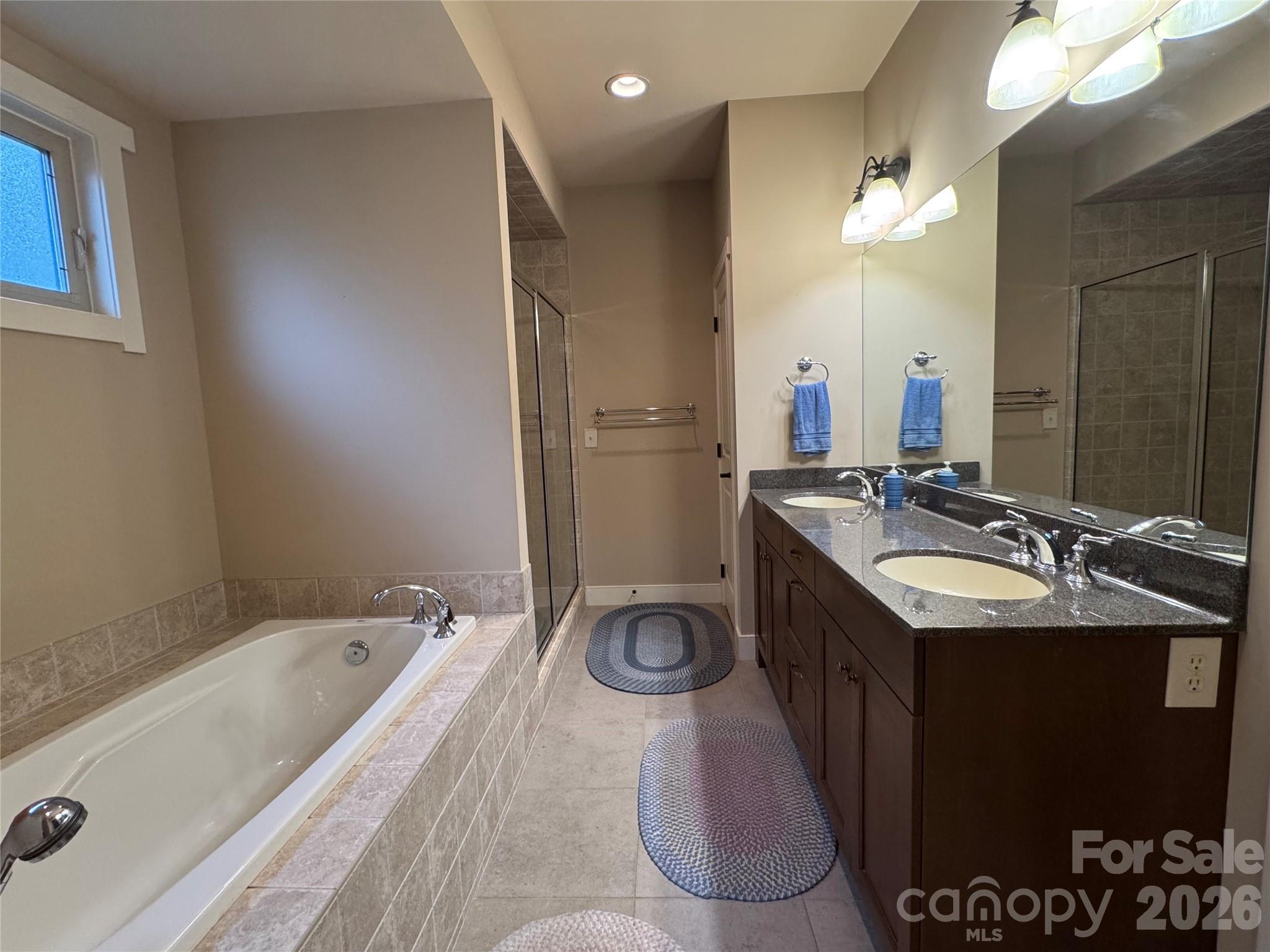 894 Dunroy Drive — Hendersonville