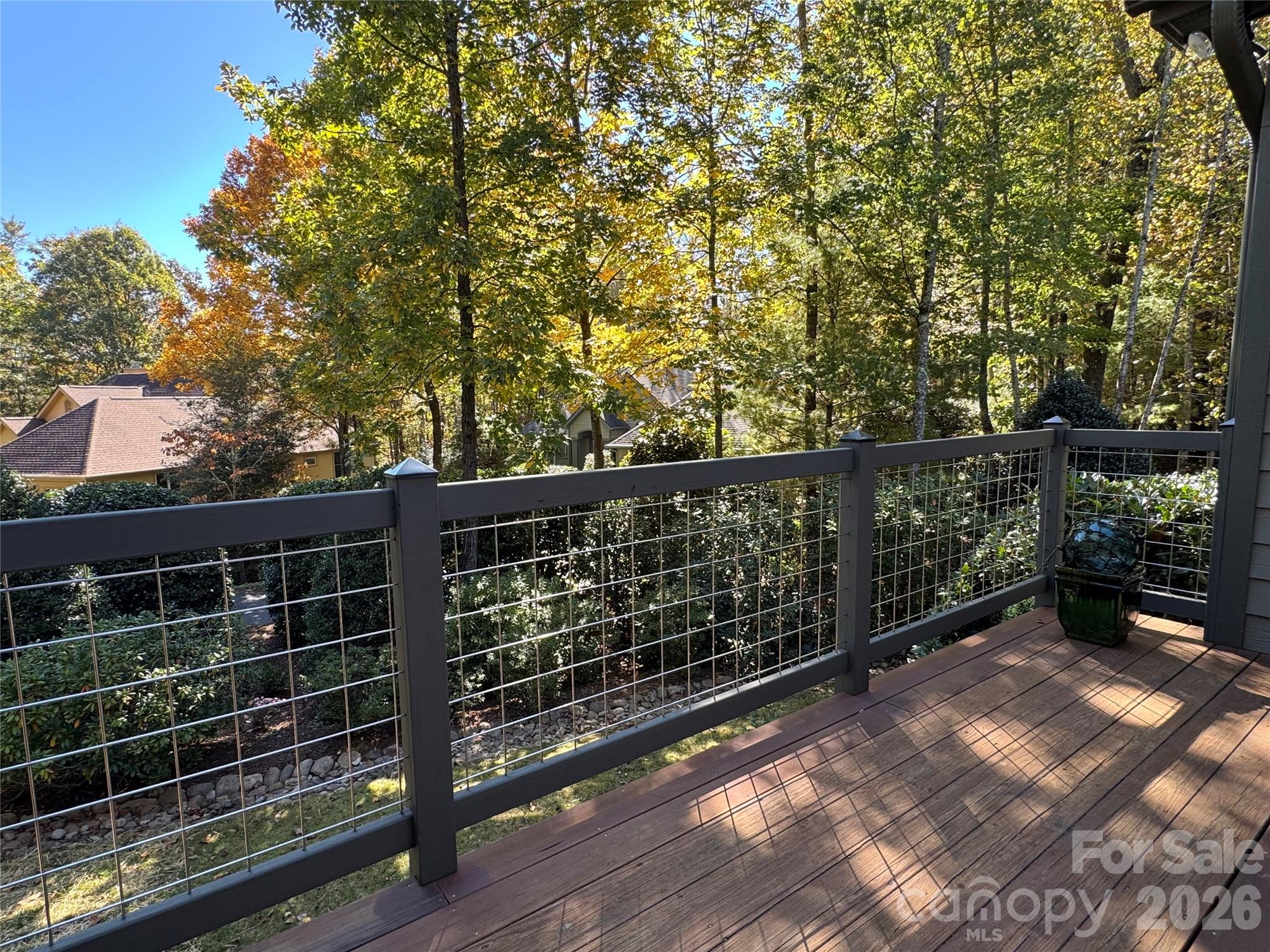 894 Dunroy Drive — Hendersonville
