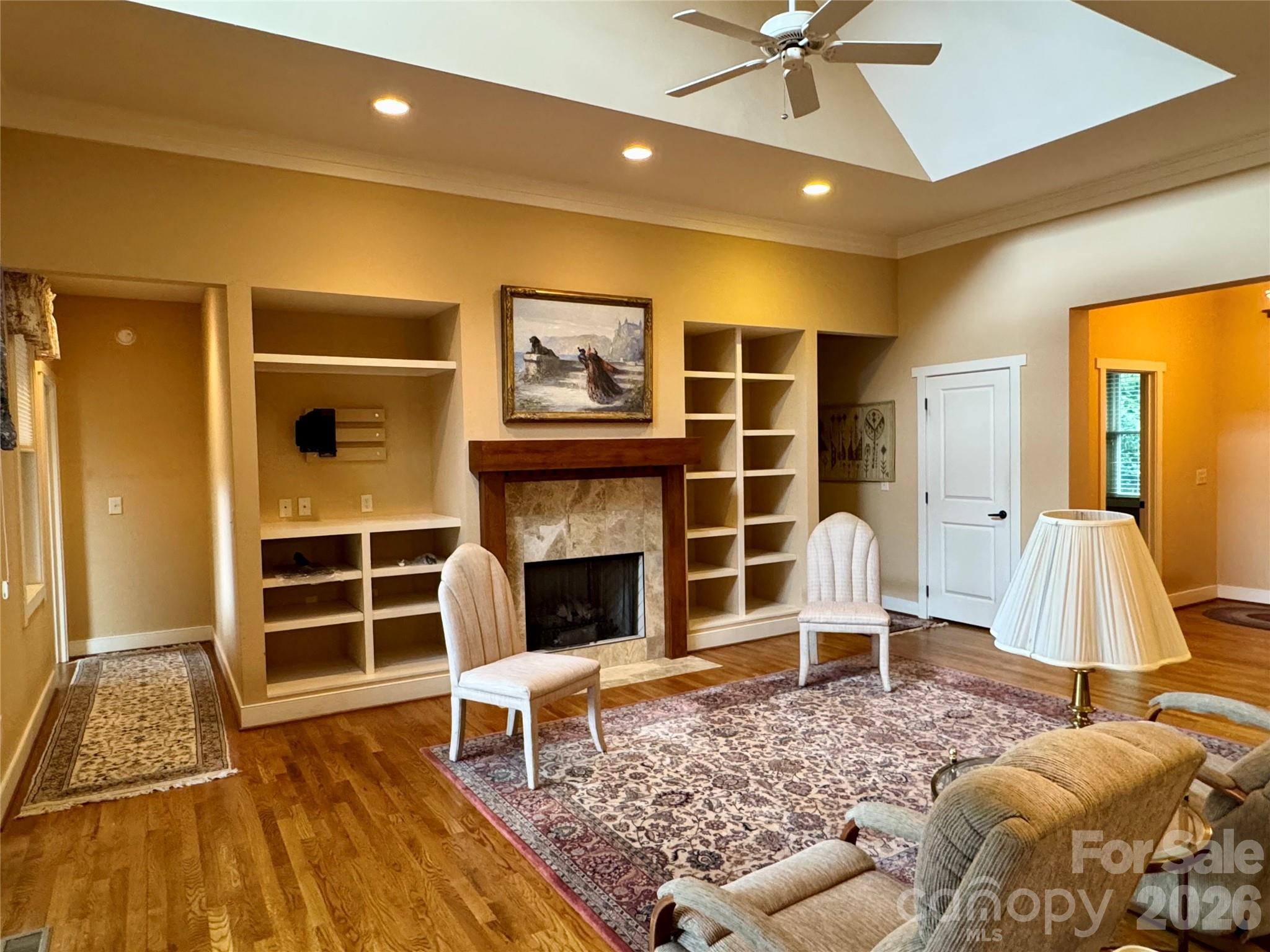 894 Dunroy Drive — Hendersonville